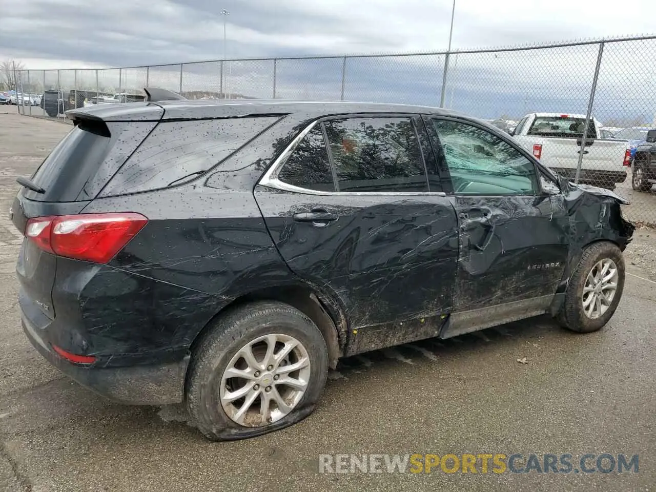 3 Photograph of a damaged car 2GNAXUEV8L6154728 CHEVROLET EQUINOX 2020