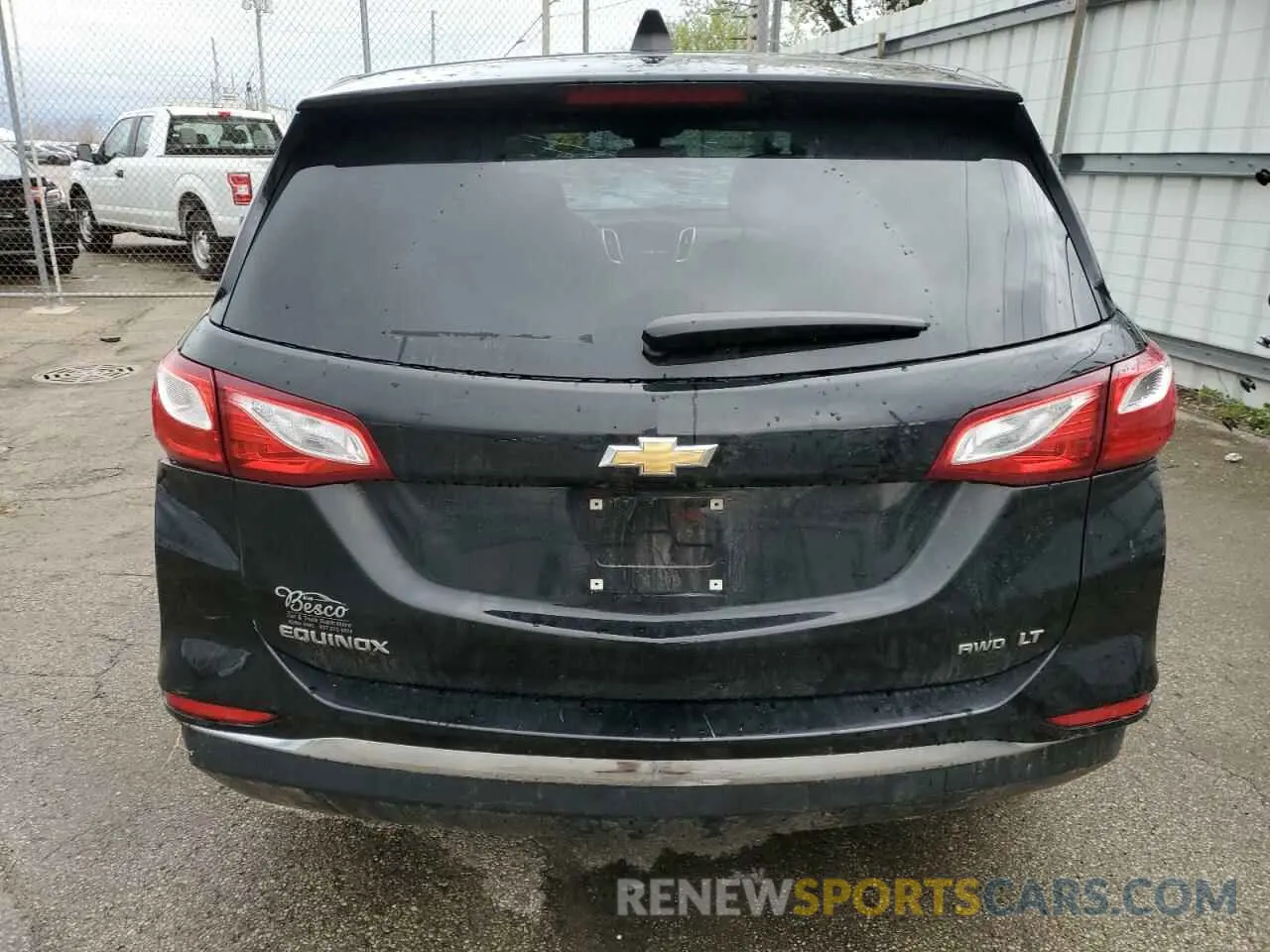 6 Photograph of a damaged car 2GNAXUEV8L6154728 CHEVROLET EQUINOX 2020
