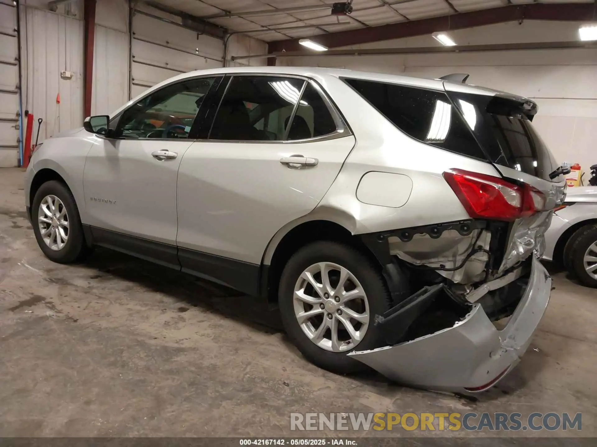3 Фотография поврежденного автомобиля 2GNAXUEV8L6198096 CHEVROLET EQUINOX 2020