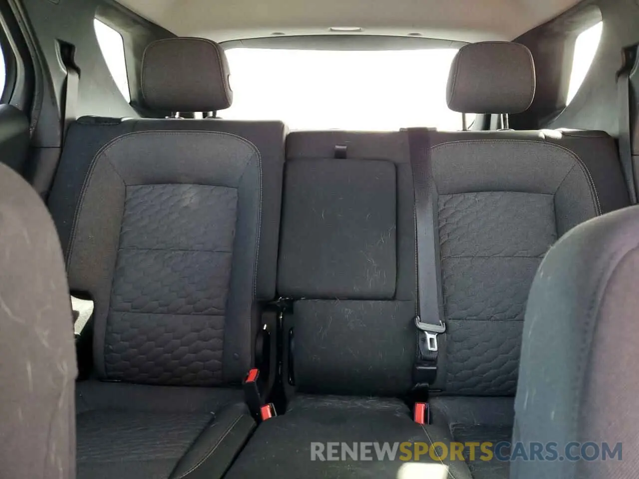 10 Фотография поврежденного автомобиля 2GNAXUEV8L6224647 CHEVROLET EQUINOX 2020