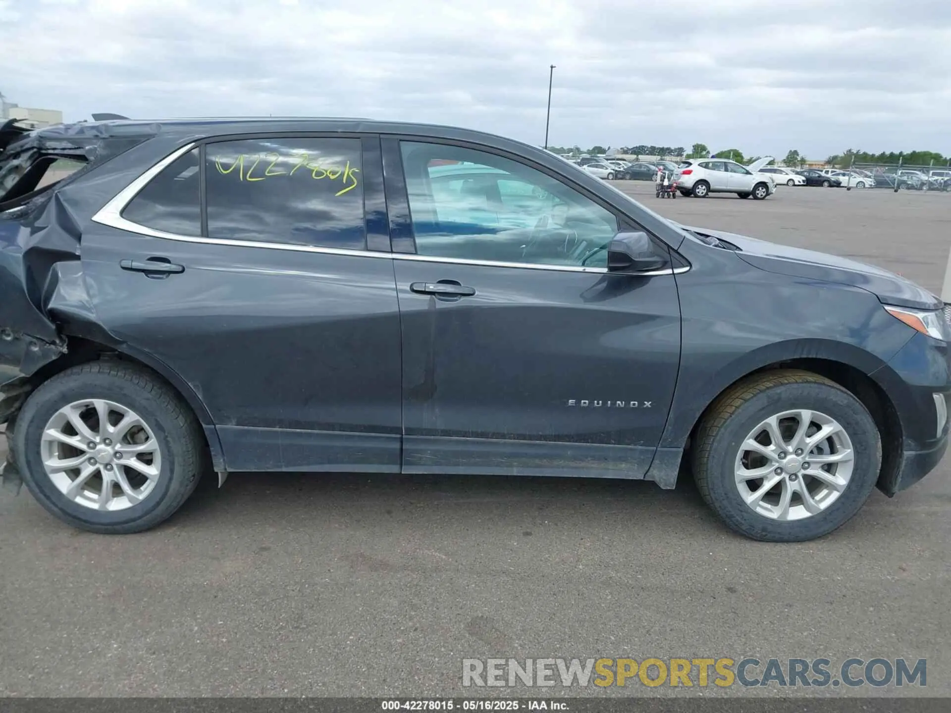 13 Фотография поврежденного автомобиля 2GNAXUEV8L6240962 CHEVROLET EQUINOX 2020