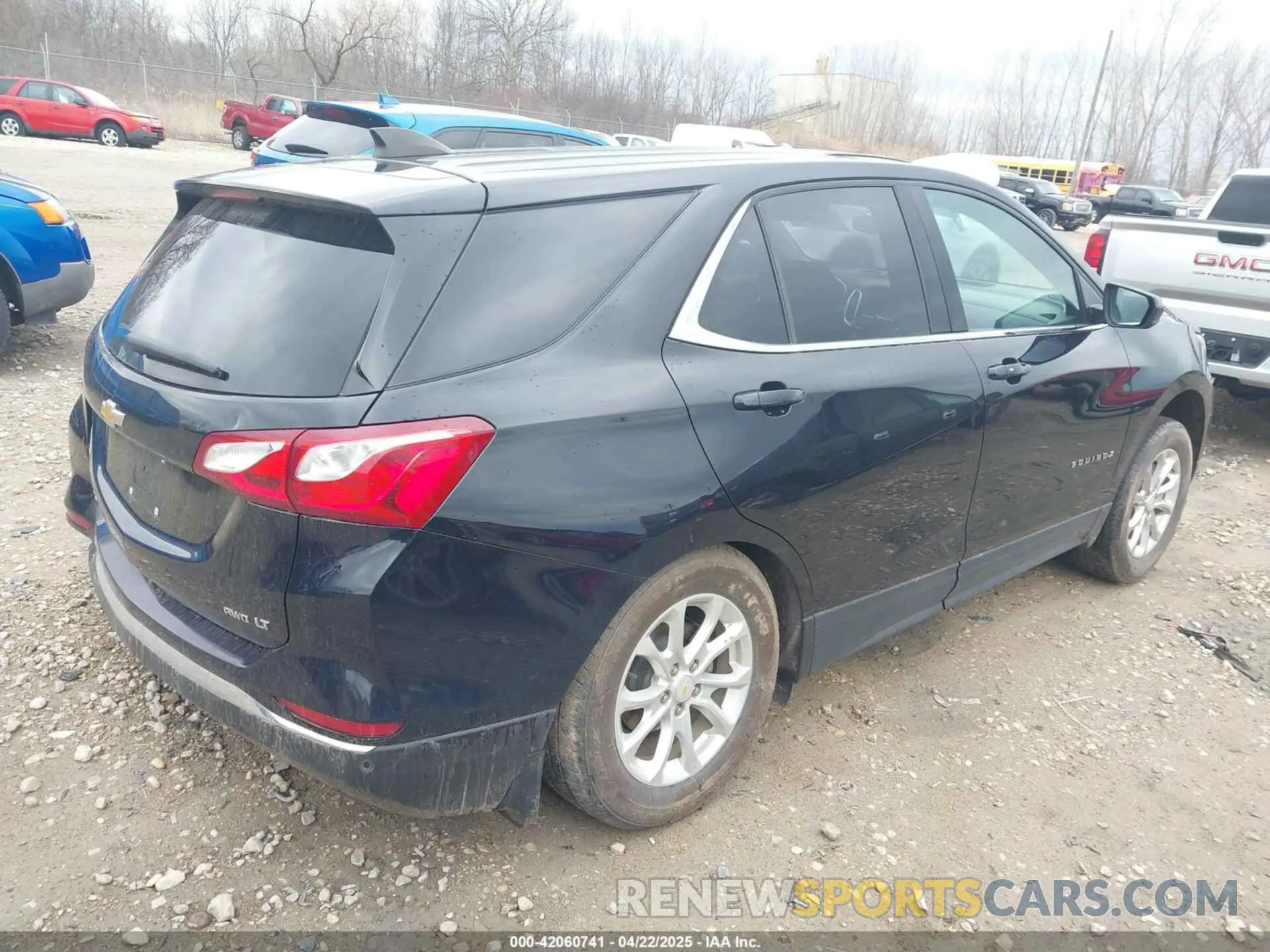 4 Фотография поврежденного автомобиля 2GNAXUEV9L6160215 CHEVROLET EQUINOX 2020