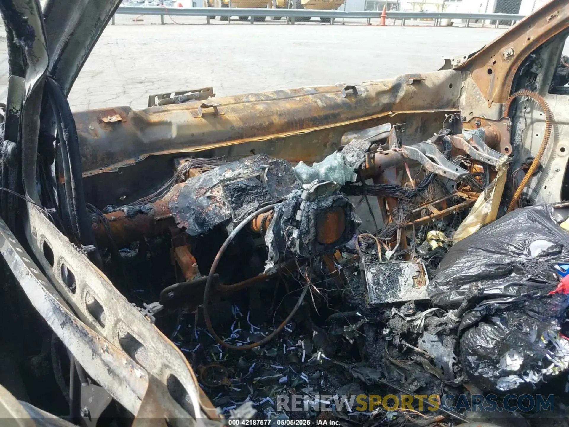 7 Photograph of a damaged car 2GNAXUEV9L6215861 CHEVROLET EQUINOX 2020