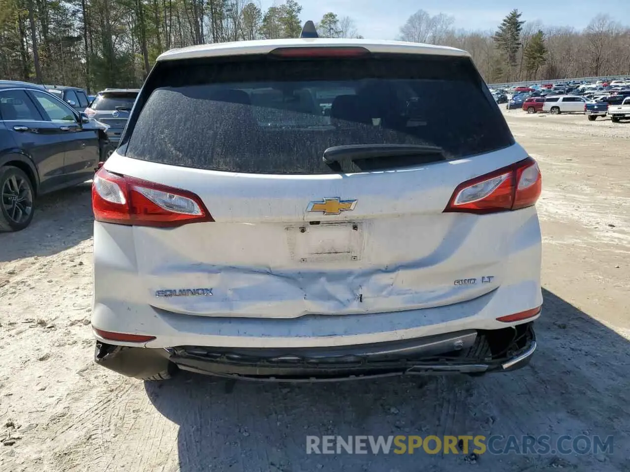 6 Photograph of a damaged car 2GNAXUEV9L6238881 CHEVROLET EQUINOX 2020