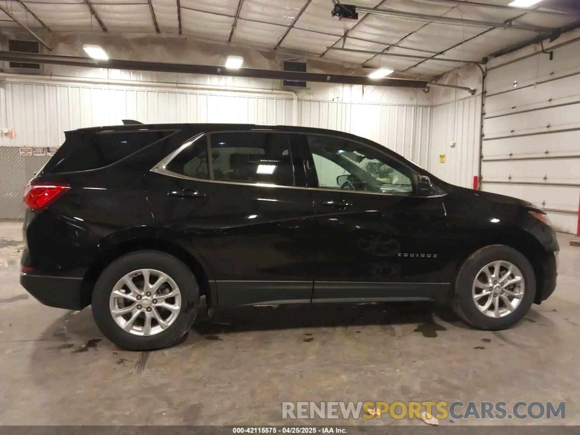 13 Photograph of a damaged car 2GNAXUEV9L6283724 CHEVROLET EQUINOX 2020