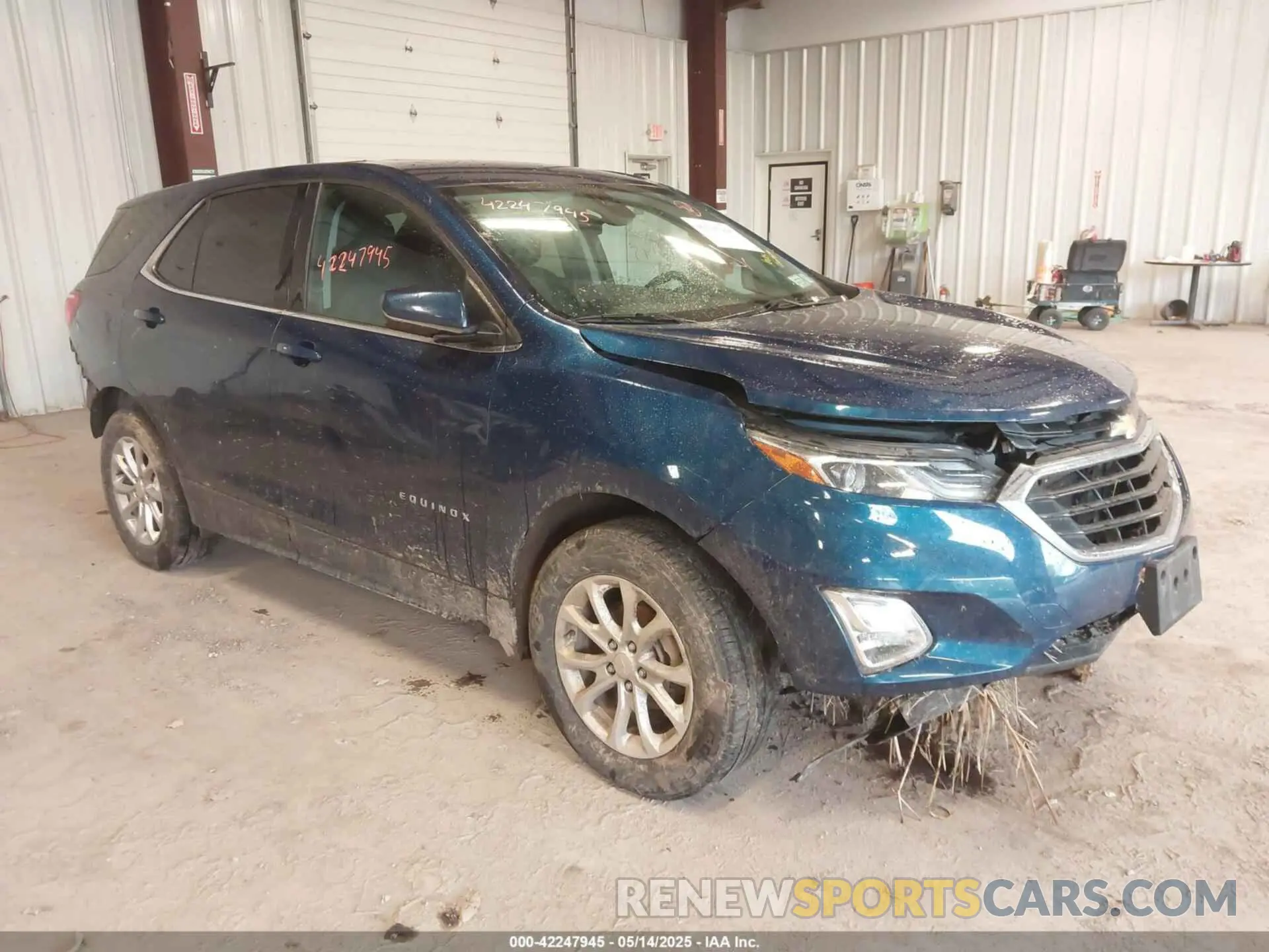 1 Фотография поврежденного автомобиля 2GNAXUEVXL6110911 CHEVROLET EQUINOX 2020