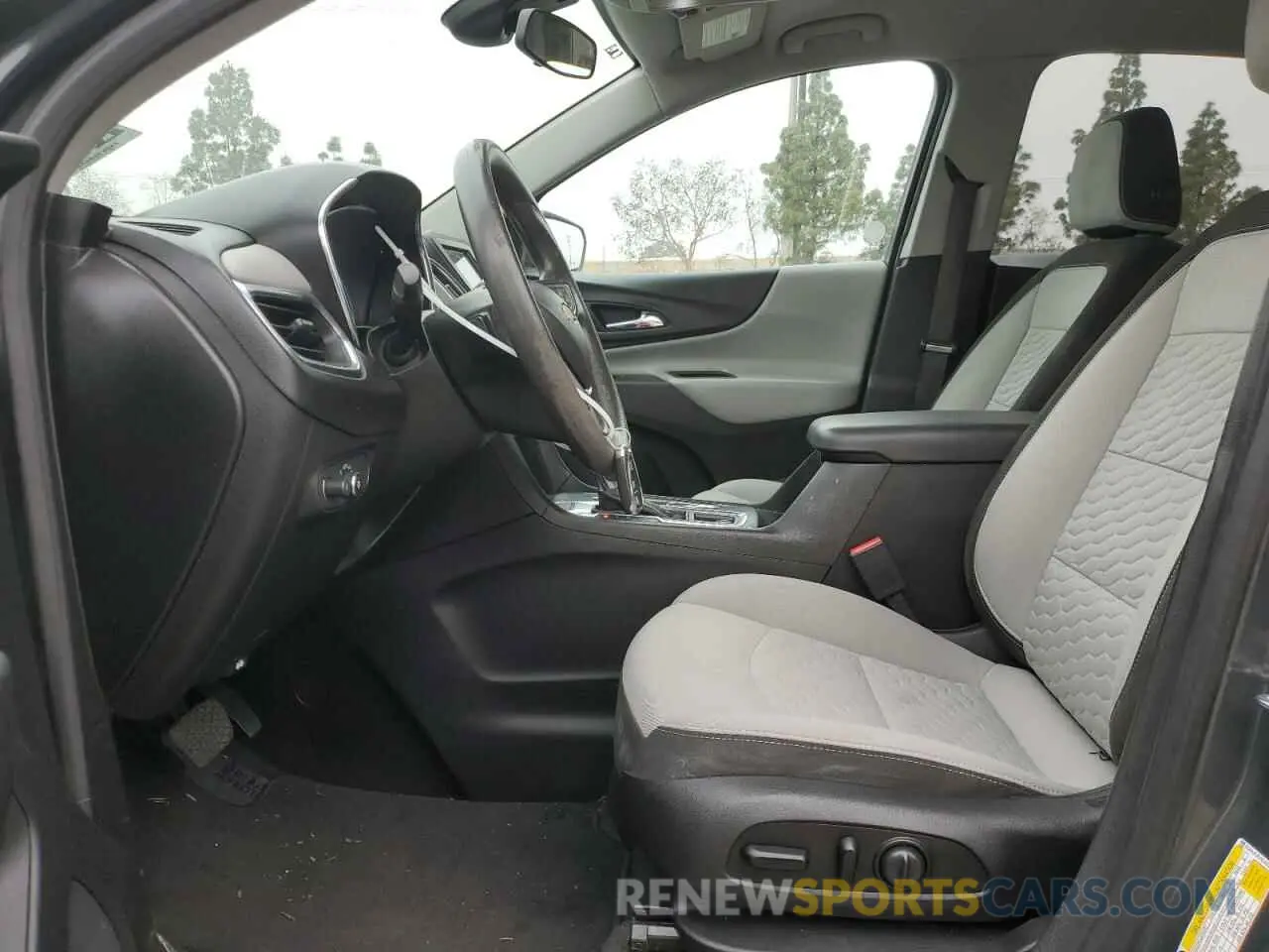 7 Photograph of a damaged car 2GNAXUEVXL6111749 CHEVROLET EQUINOX 2020