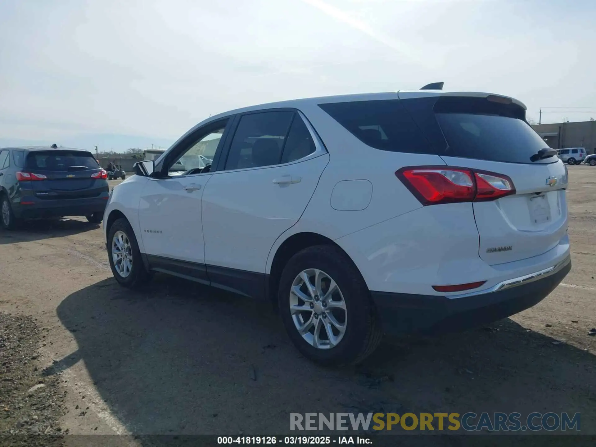 3 Photograph of a damaged car 2GNAXUEVXL6117227 CHEVROLET EQUINOX 2020