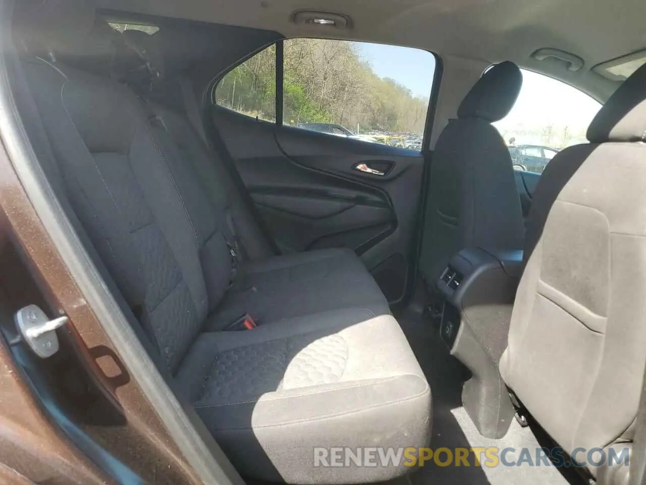 11 Photograph of a damaged car 2GNAXUEVXL6154925 CHEVROLET EQUINOX 2020