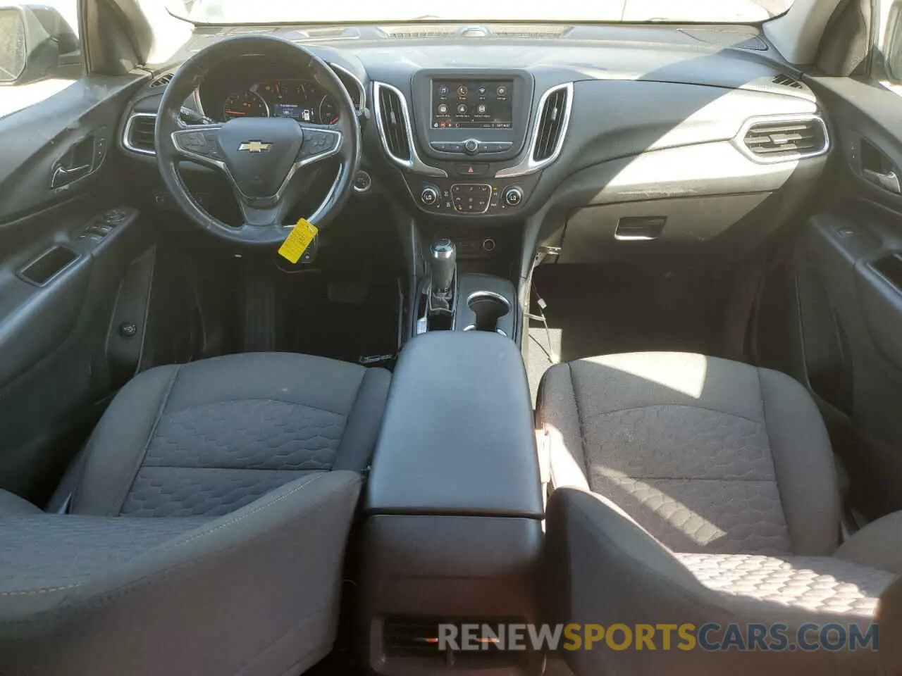 8 Photograph of a damaged car 2GNAXUEVXL6154925 CHEVROLET EQUINOX 2020