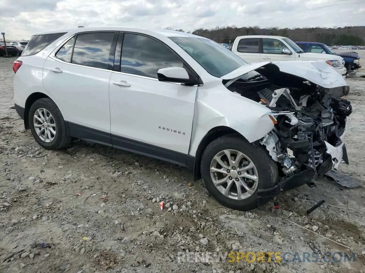 4 Photograph of a damaged car 2GNAXUEVXL6166086 CHEVROLET EQUINOX 2020