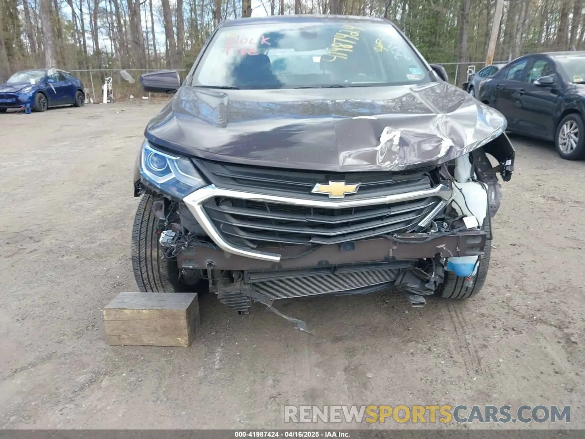 11 Photograph of a damaged car 2GNAXUEVXL6258489 CHEVROLET EQUINOX 2020