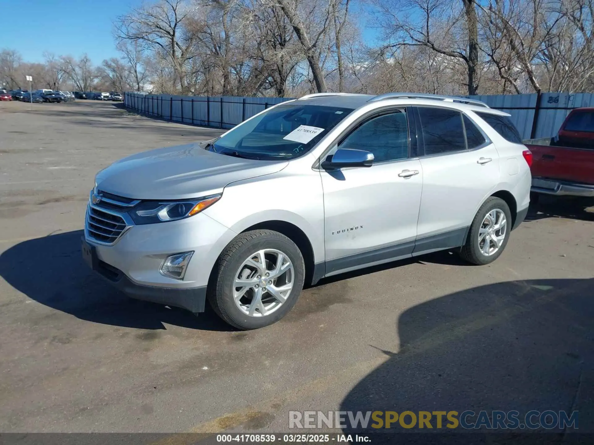 2 Photograph of a damaged car 2GNAXXEV2L6185460 CHEVROLET EQUINOX 2020