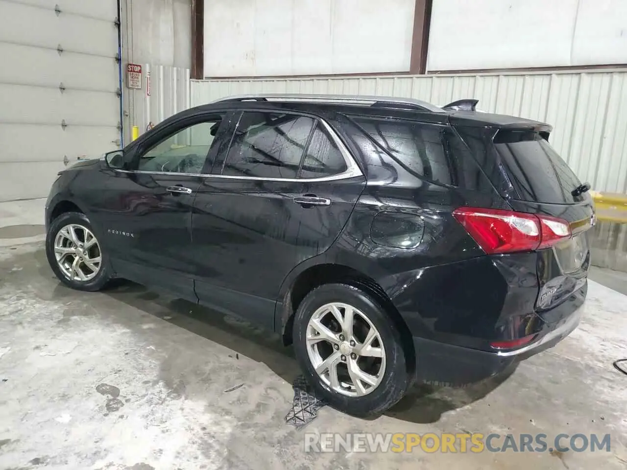2 Фотография поврежденного автомобиля 2GNAXXEV3L6229093 CHEVROLET EQUINOX 2020