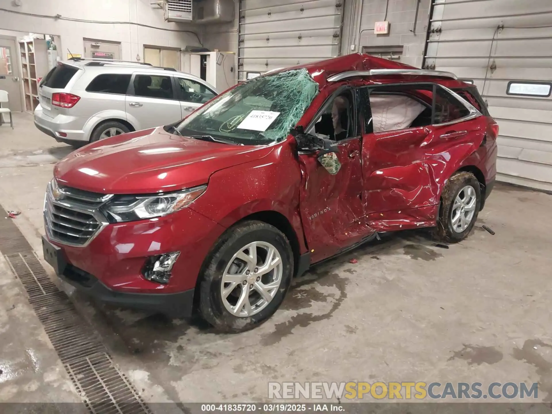 2 Photograph of a damaged car 2GNAXXEV5L6269935 CHEVROLET EQUINOX 2020