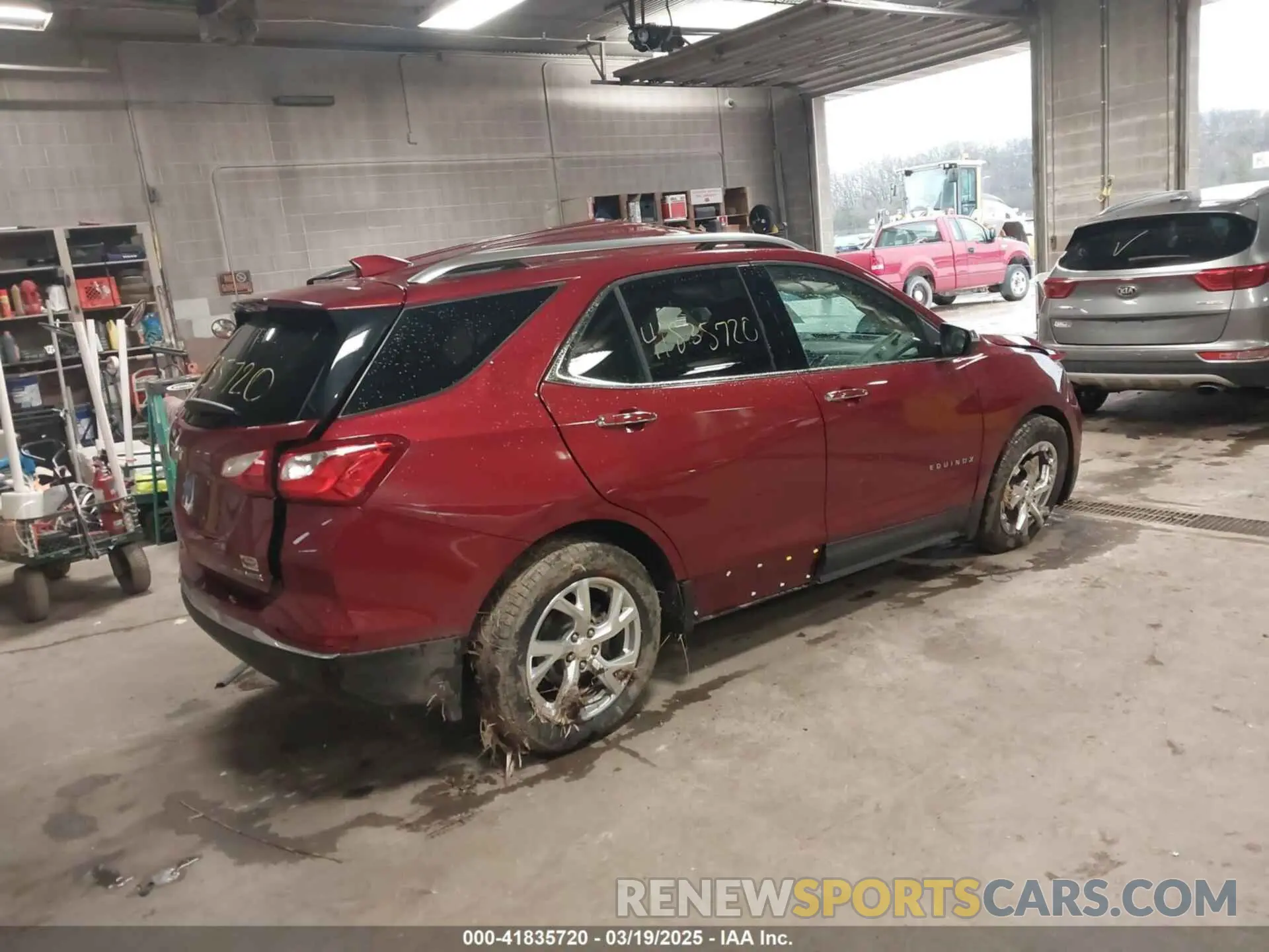 4 Photograph of a damaged car 2GNAXXEV5L6269935 CHEVROLET EQUINOX 2020