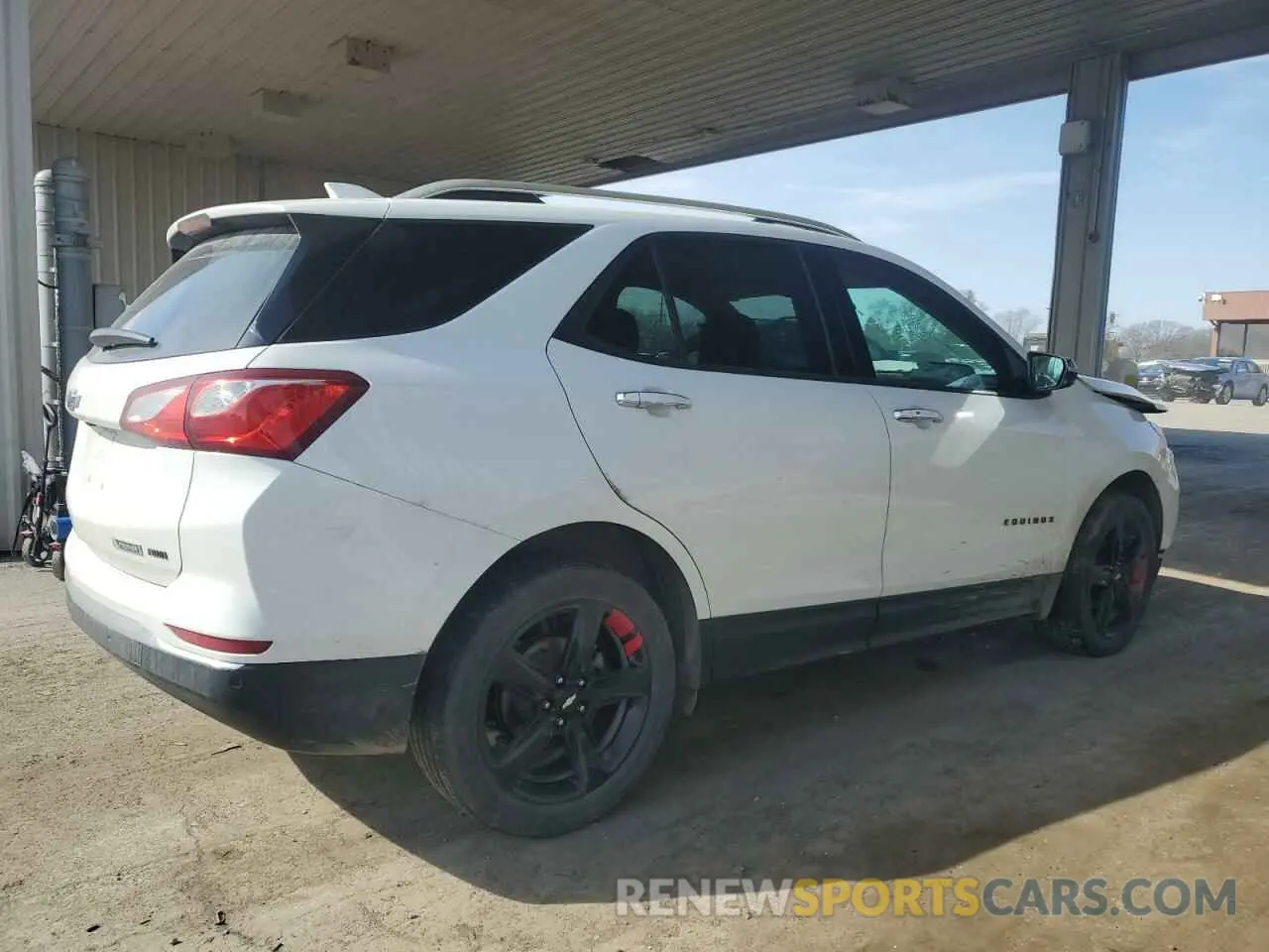3 Фотография поврежденного автомобиля 2GNAXXEV5L6282023 CHEVROLET EQUINOX 2020