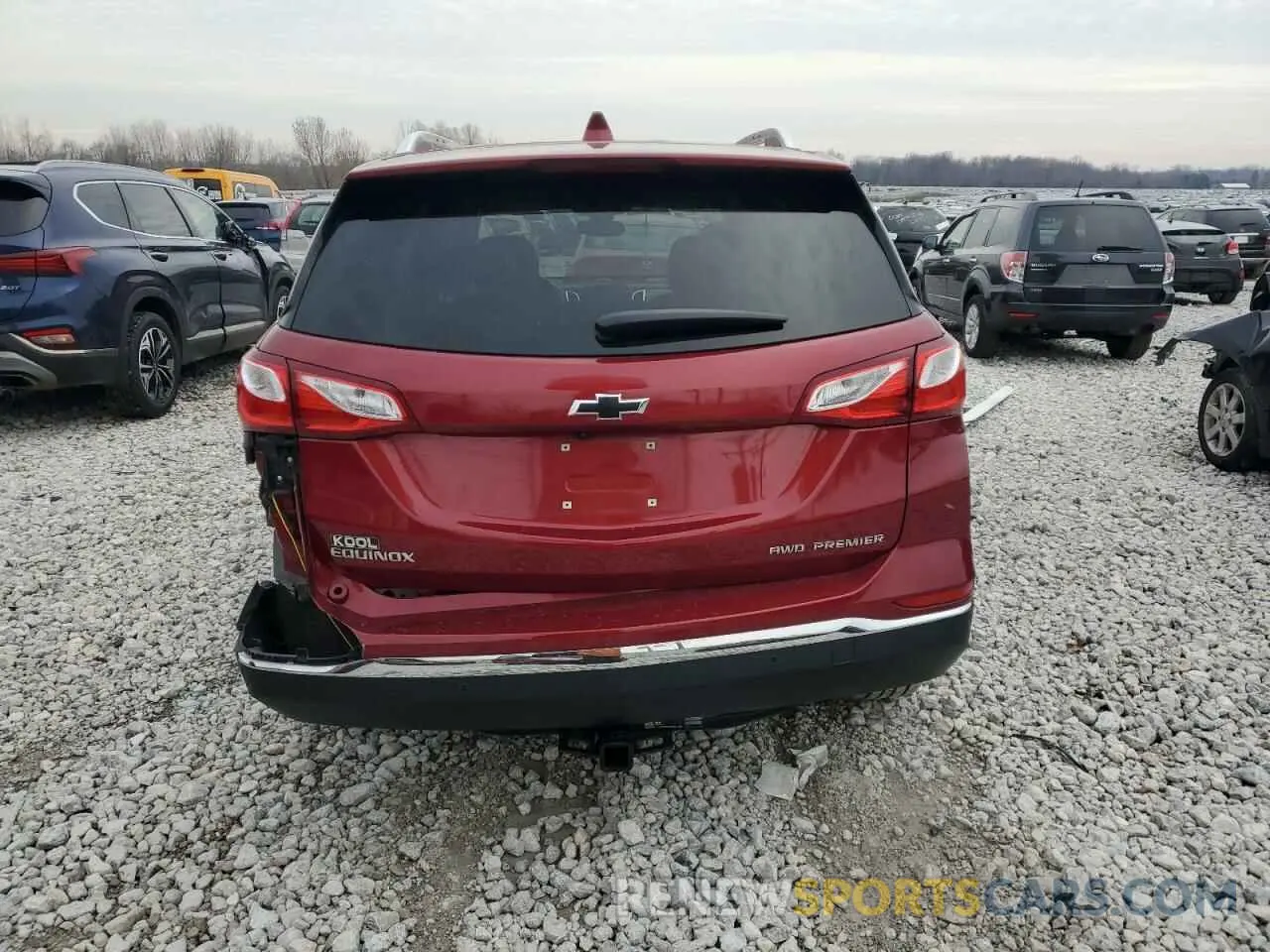 6 Photograph of a damaged car 2GNAXXEV6L6125956 CHEVROLET EQUINOX 2020
