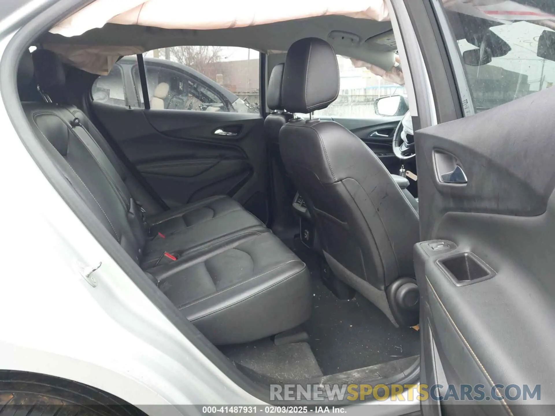 8 Photograph of a damaged car 2GNAXXEV7L6104212 CHEVROLET EQUINOX 2020