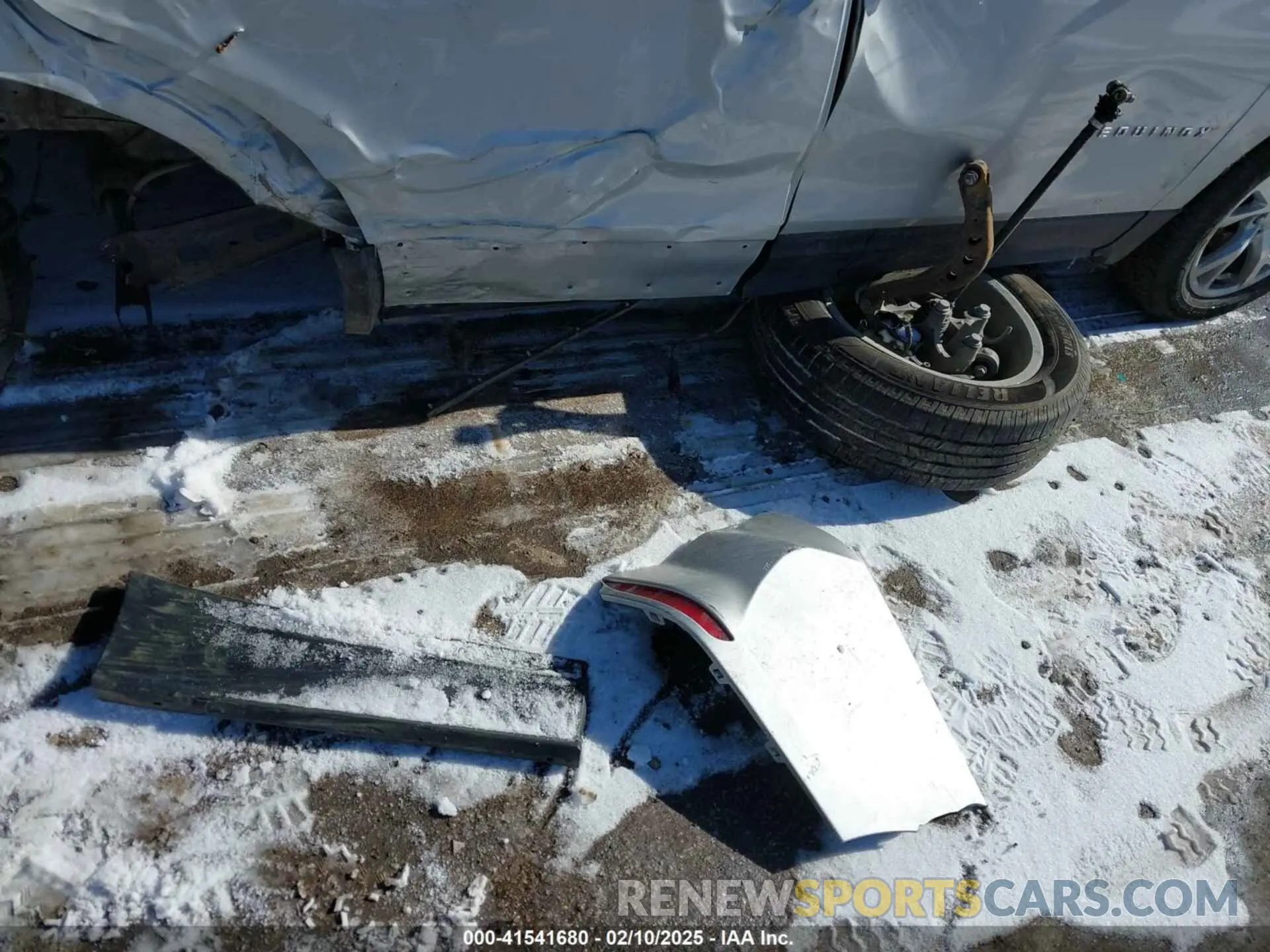 12 Photograph of a damaged car 2GNAXXEV7L6162109 CHEVROLET EQUINOX 2020