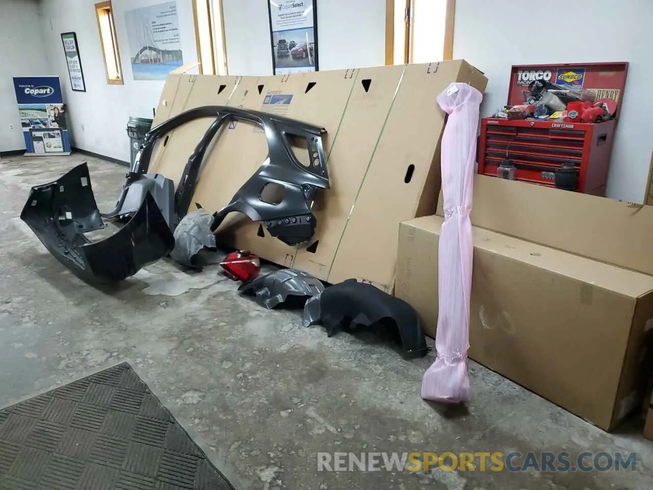 13 Photograph of a damaged car 2GNAXXEV9L6118712 CHEVROLET EQUINOX 2020