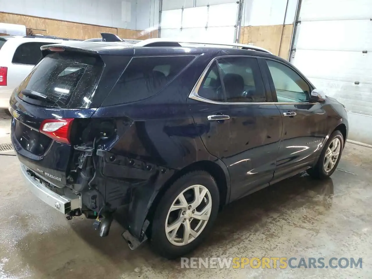 3 Photograph of a damaged car 2GNAXXEV9L6118712 CHEVROLET EQUINOX 2020
