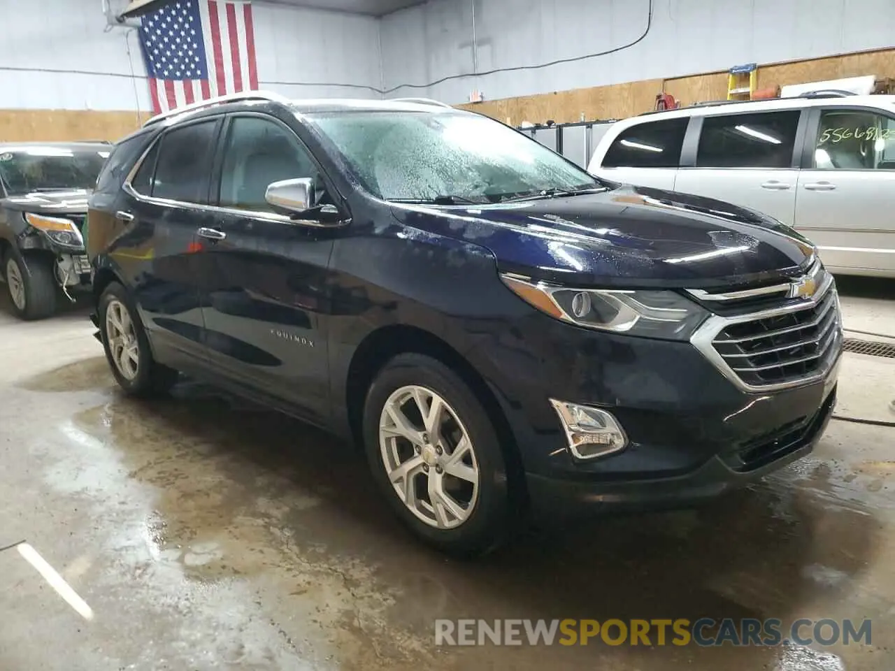 4 Photograph of a damaged car 2GNAXXEV9L6118712 CHEVROLET EQUINOX 2020