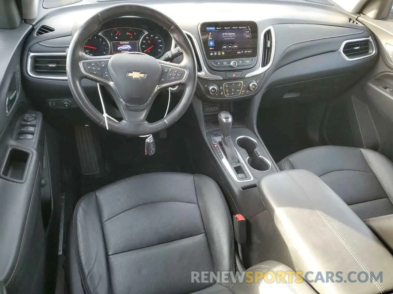 8 Photograph of a damaged car 2GNAXXEV9L6174858 CHEVROLET EQUINOX 2020