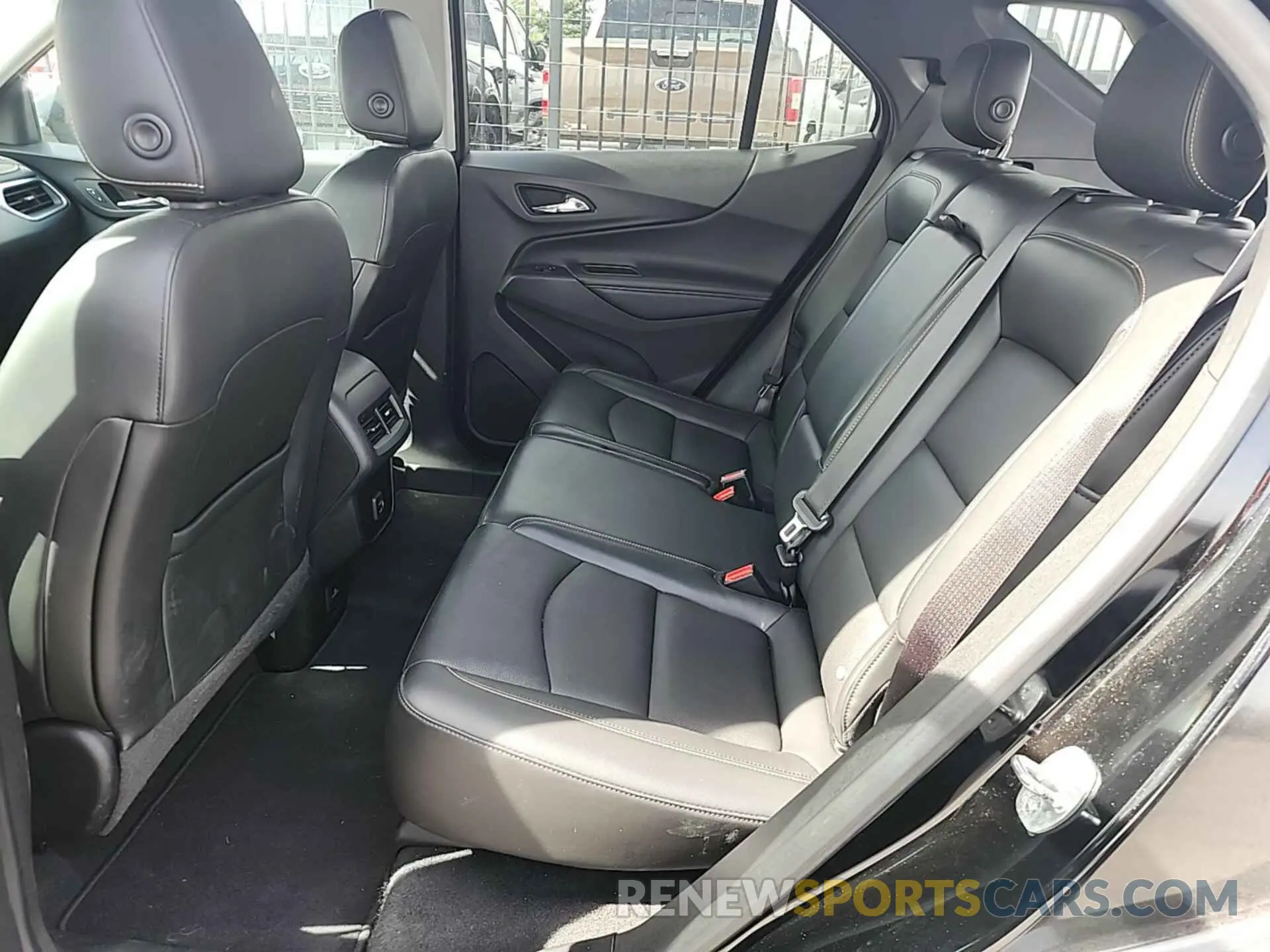 6 Photograph of a damaged car 2GNAXXEVXL6215532 CHEVROLET EQUINOX 2020
