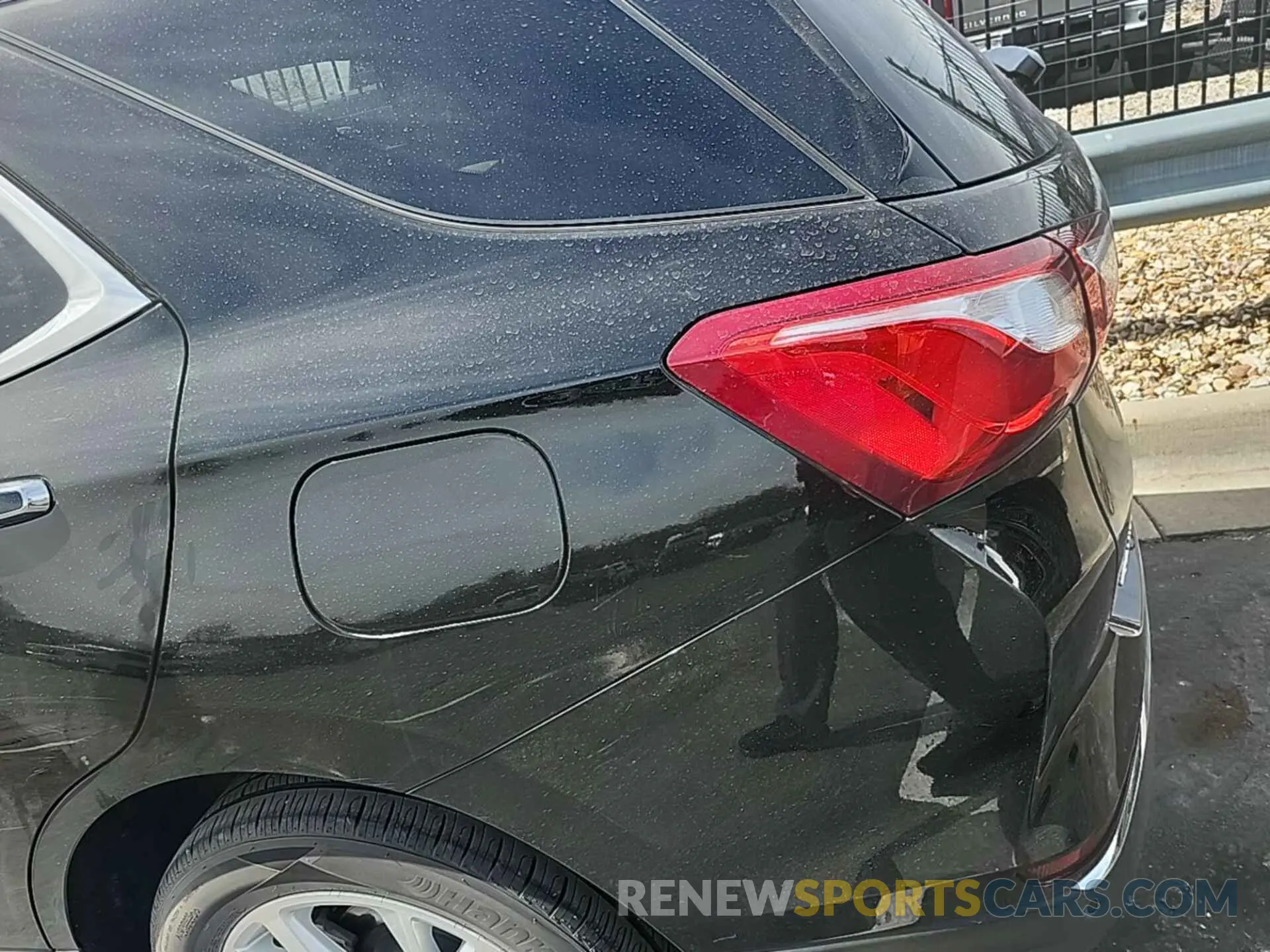 8 Photograph of a damaged car 2GNAXXEVXL6215532 CHEVROLET EQUINOX 2020
