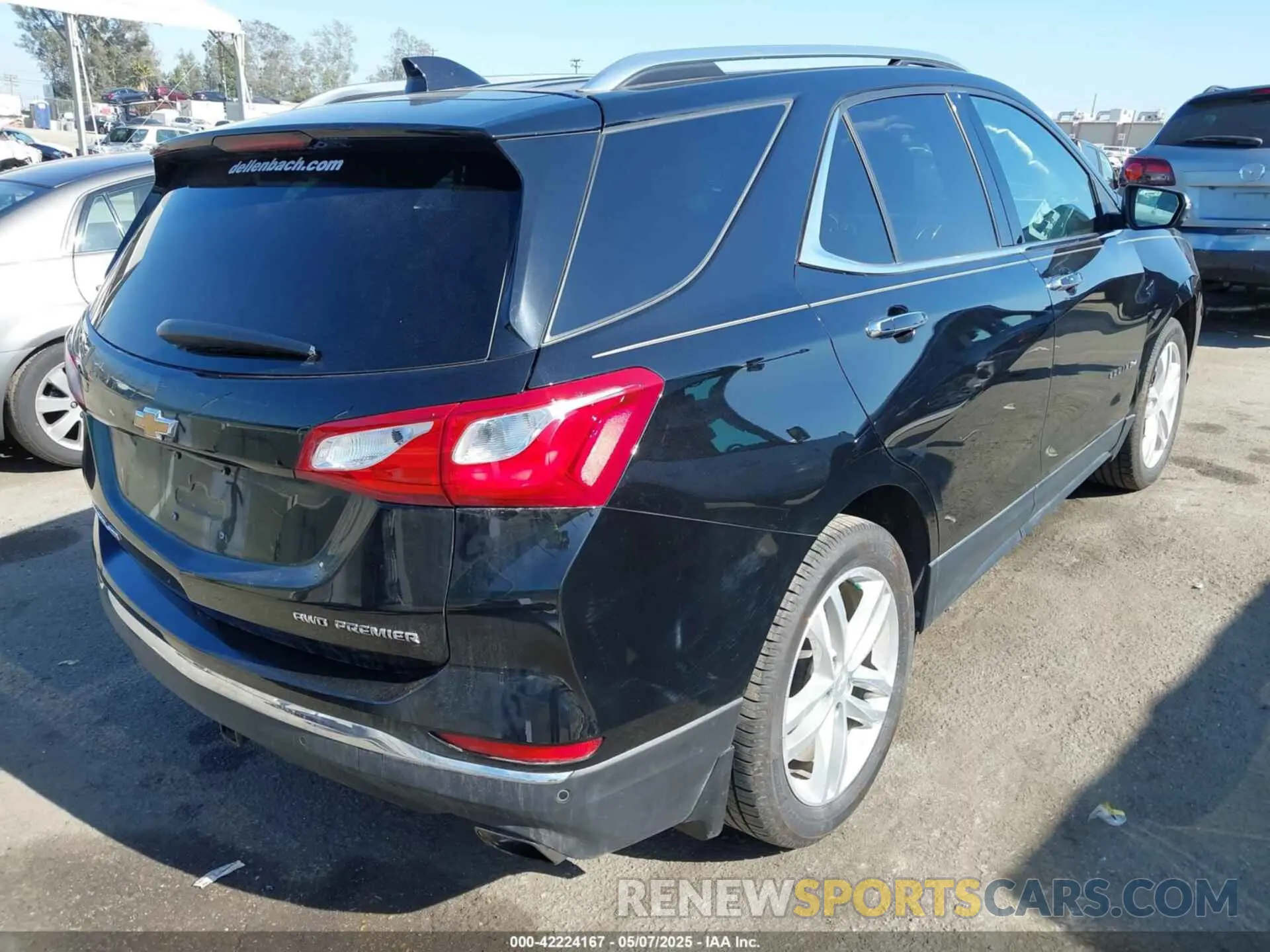 4 Photograph of a damaged car 2GNAXYEX4L6156811 CHEVROLET EQUINOX 2020