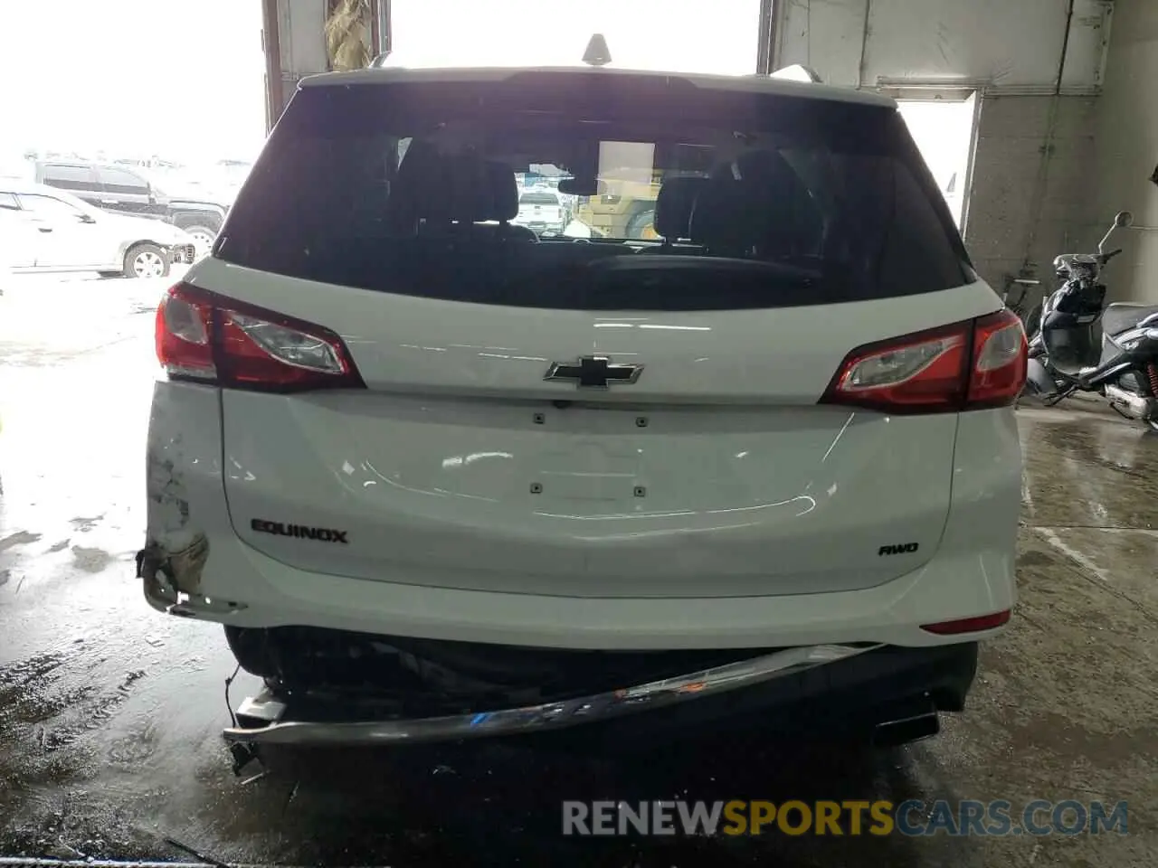 6 Photograph of a damaged car 2GNAXYEX4L6271294 CHEVROLET EQUINOX 2020
