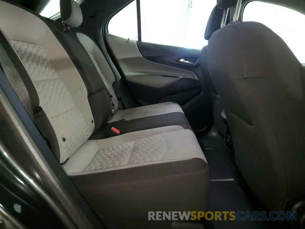 11 Photograph of a damaged car 3GNAX5EV4LS635387 CHEVROLET EQUINOX 2020