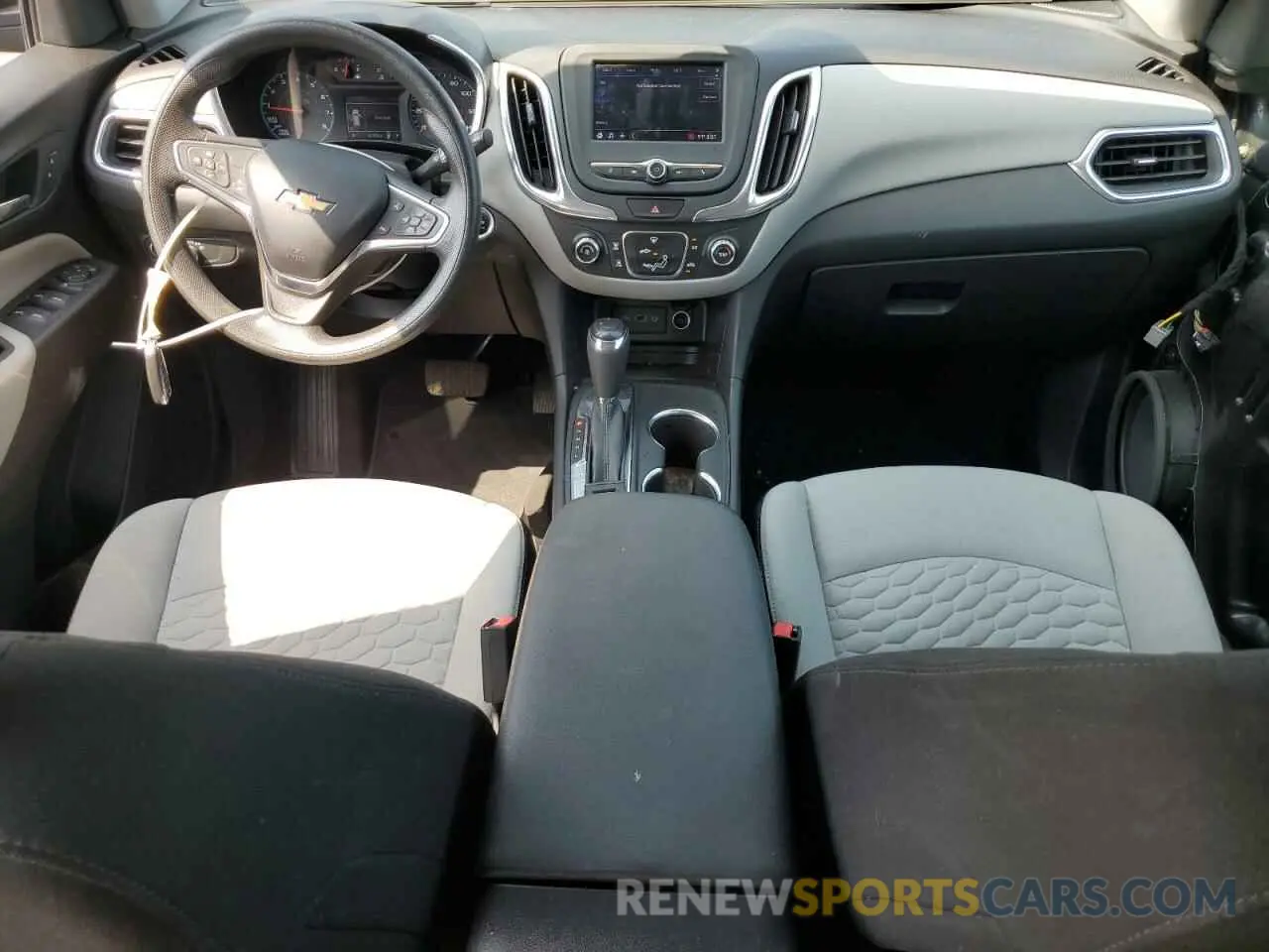 8 Photograph of a damaged car 3GNAXHEV1LS514852 CHEVROLET EQUINOX 2020