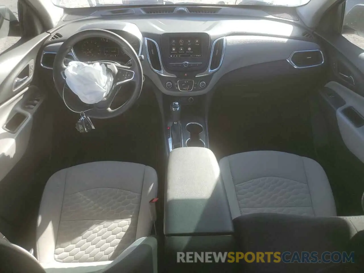 8 Photograph of a damaged car 3GNAXHEV1LS672639 CHEVROLET EQUINOX 2020