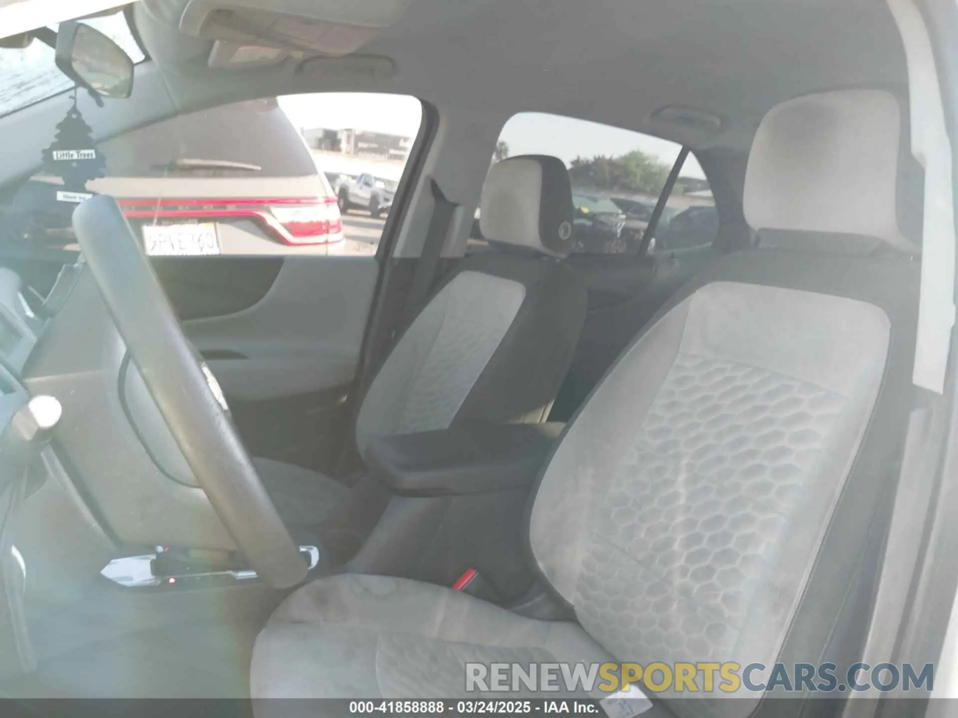 21 Photograph of a damaged car 3GNAXHEV2LS557791 CHEVROLET EQUINOX 2020