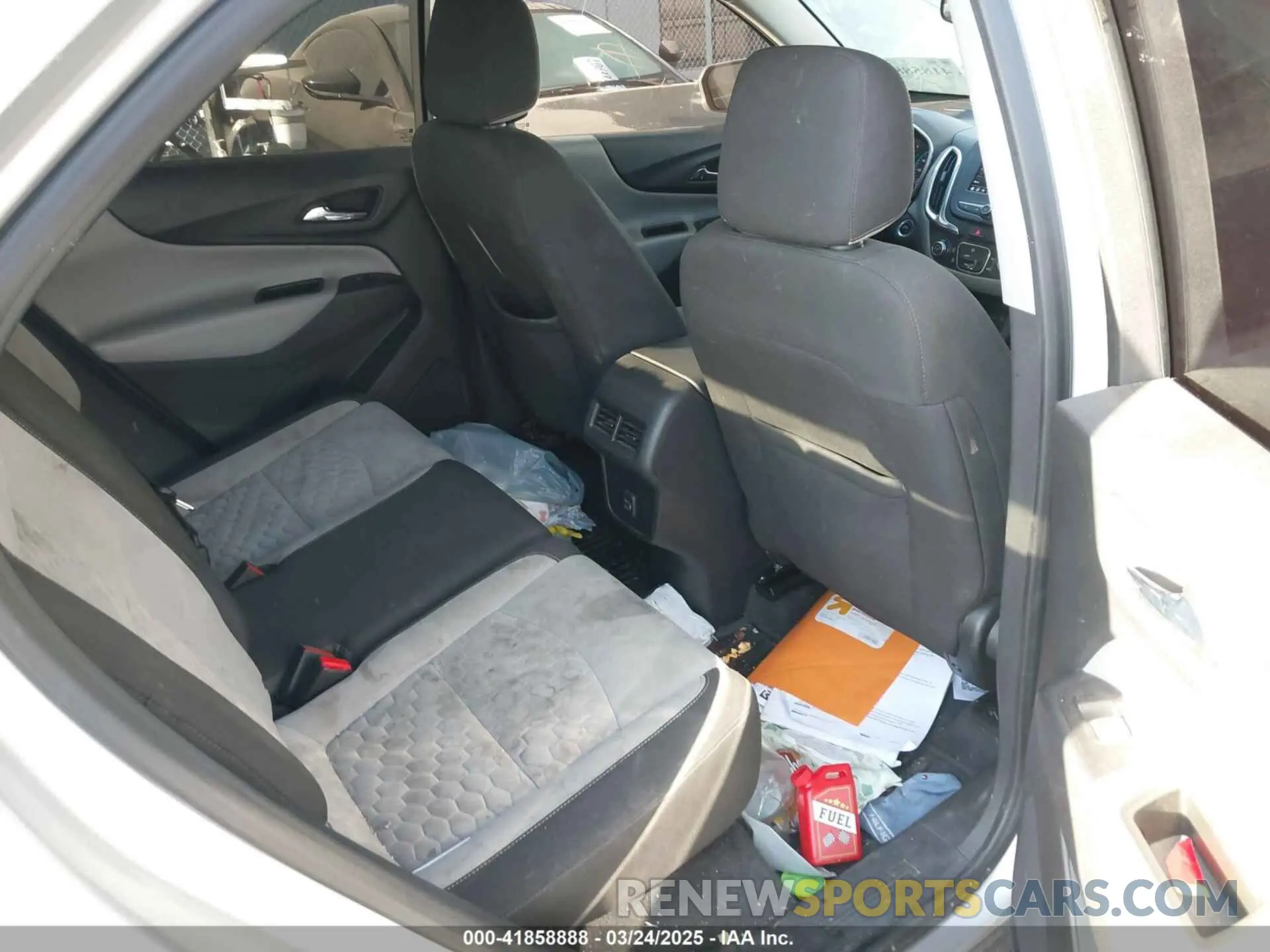 8 Photograph of a damaged car 3GNAXHEV2LS557791 CHEVROLET EQUINOX 2020
