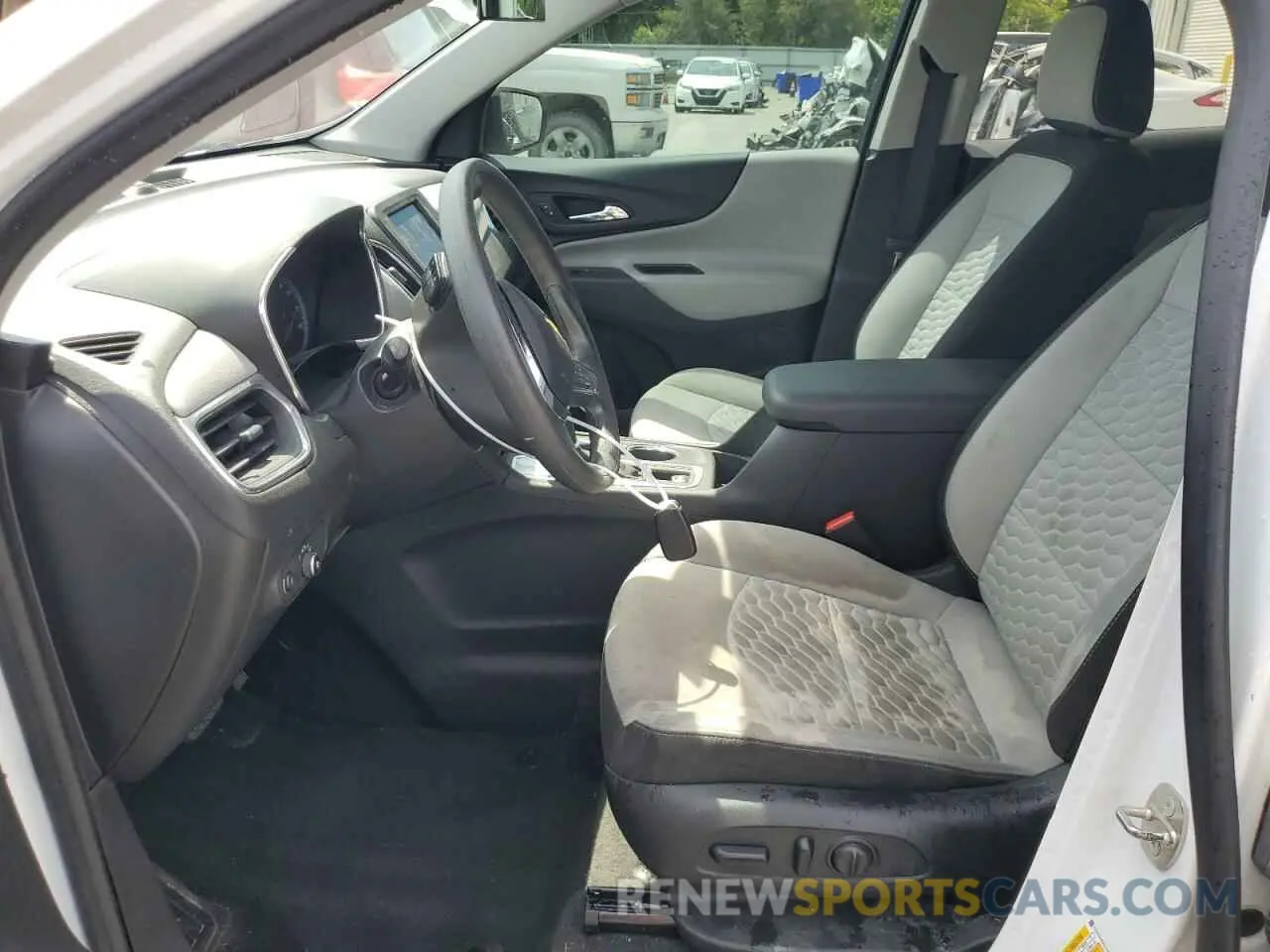 7 Photograph of a damaged car 3GNAXHEV2LS683763 CHEVROLET EQUINOX 2020