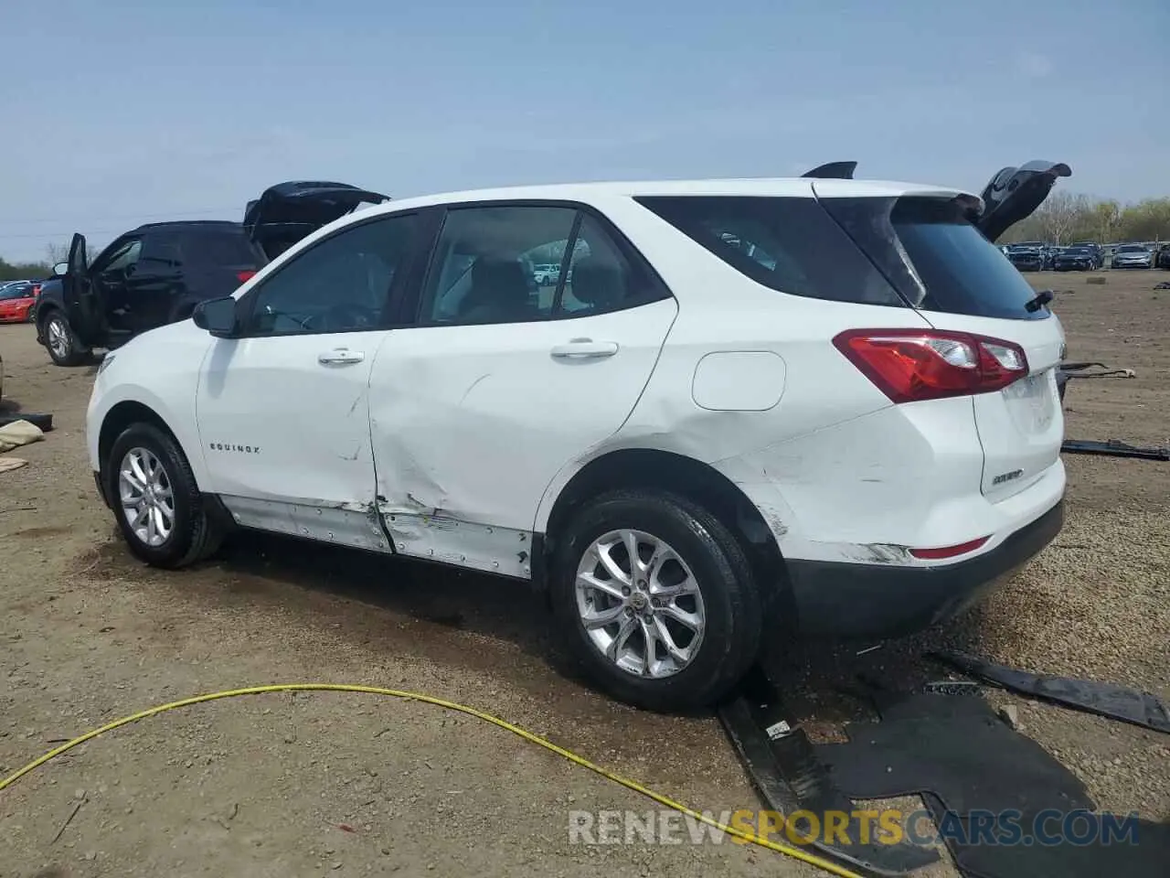 2 Фотография поврежденного автомобиля 3GNAXHEV2LS696187 CHEVROLET EQUINOX 2020