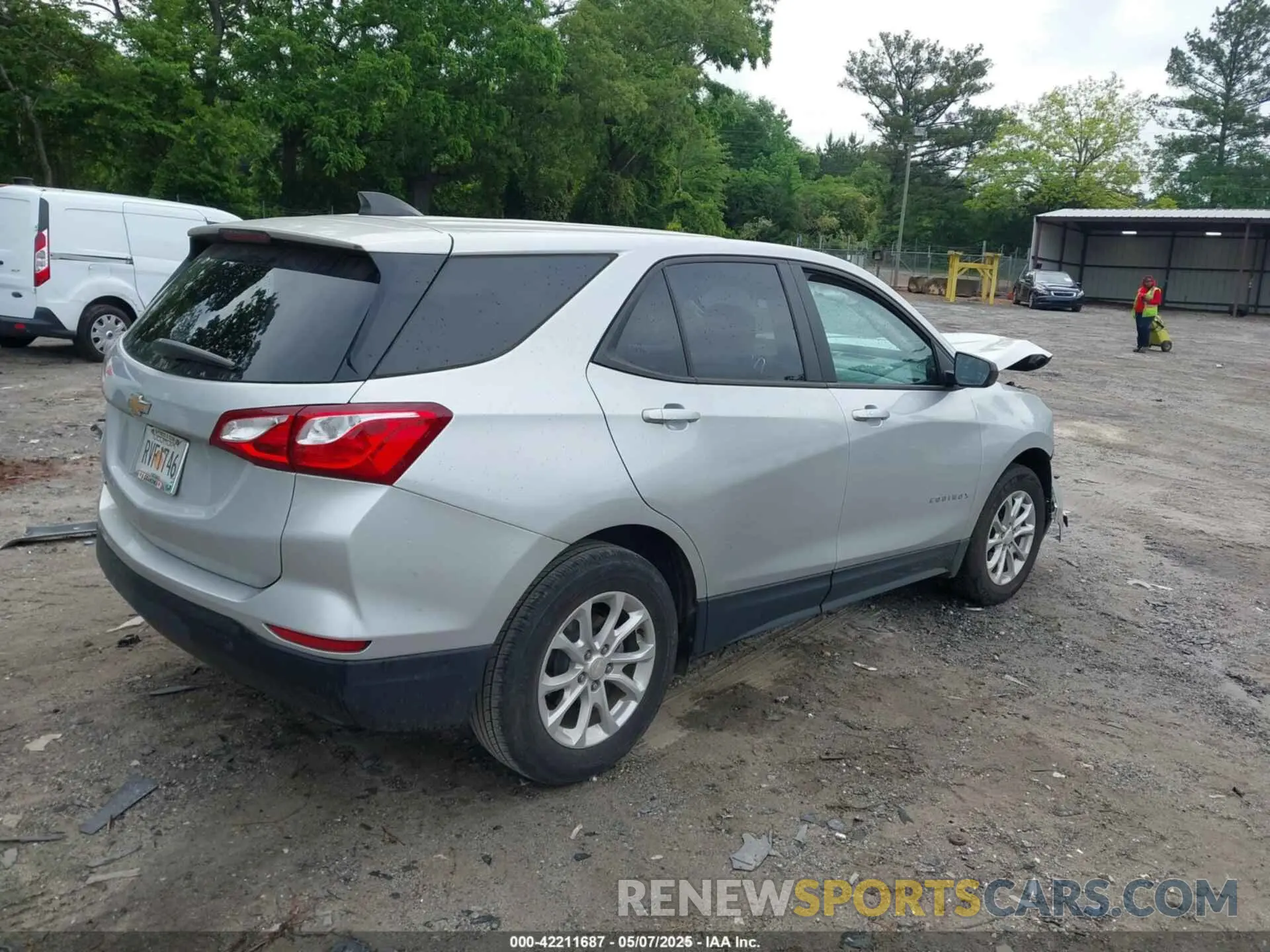 4 Фотография поврежденного автомобиля 3GNAXHEV3LS522936 CHEVROLET EQUINOX 2020