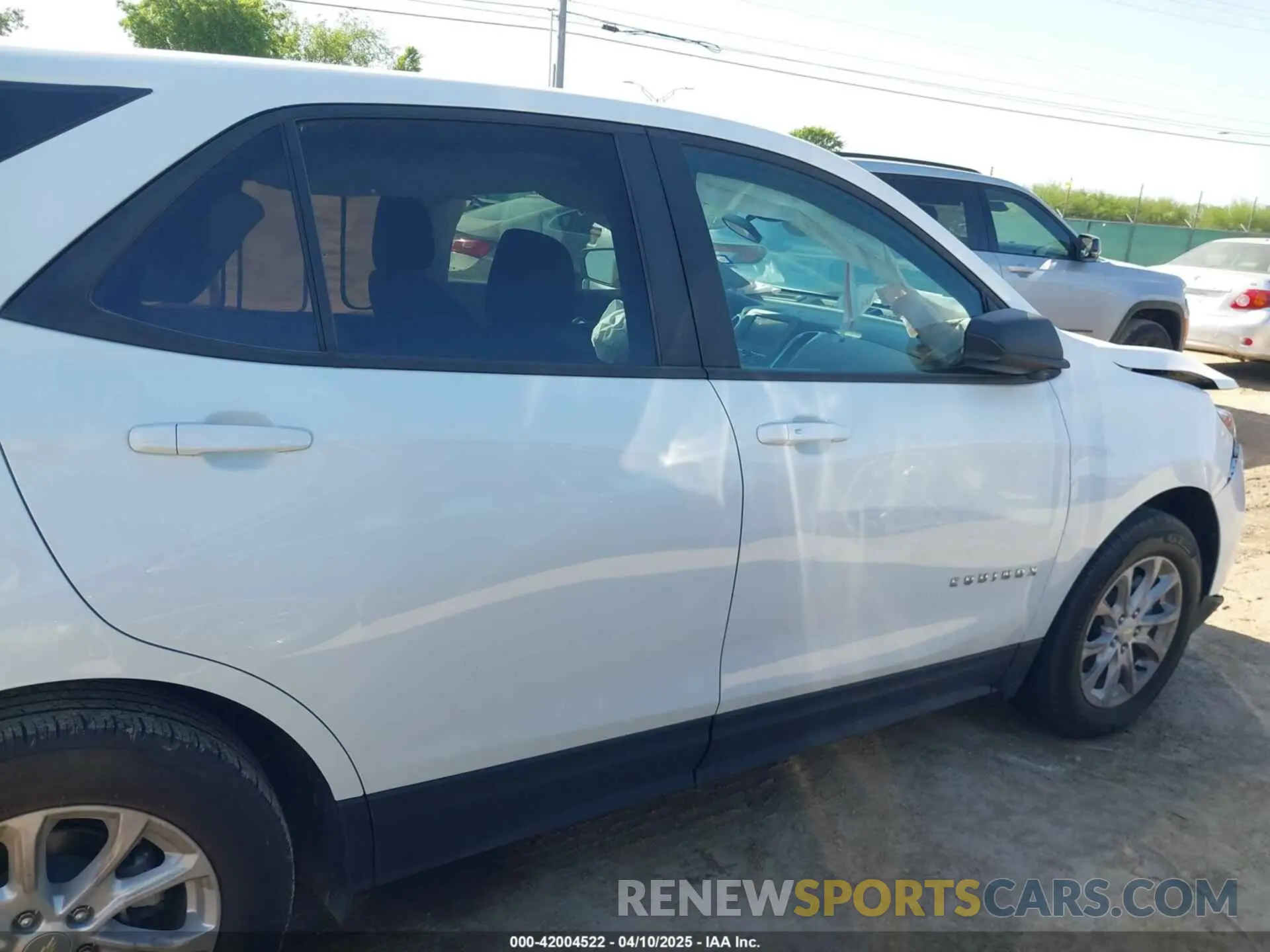 13 Фотография поврежденного автомобиля 3GNAXHEV3LS536867 CHEVROLET EQUINOX 2020