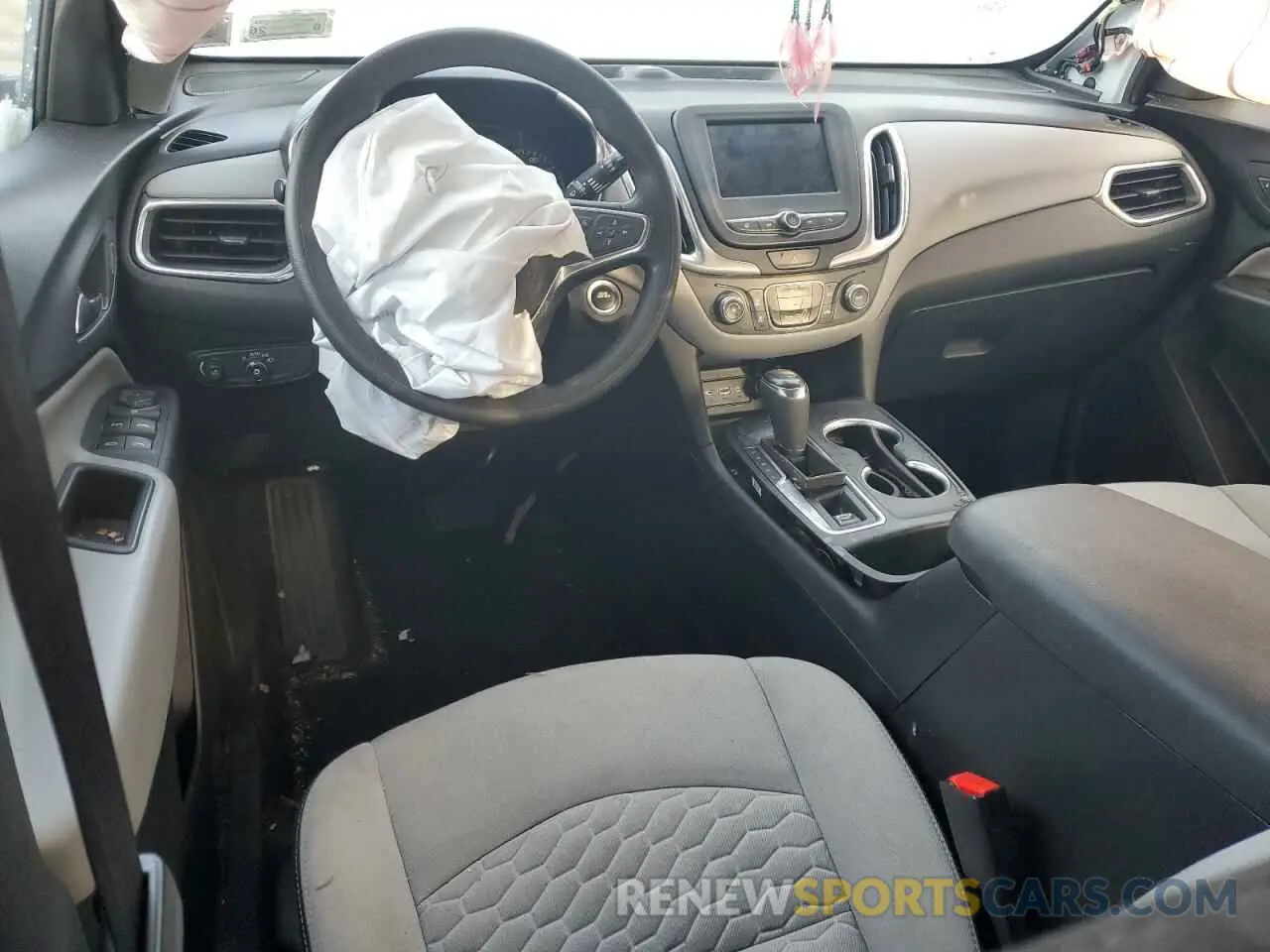 8 Фотография поврежденного автомобиля 3GNAXHEV3LS649301 CHEVROLET EQUINOX 2020