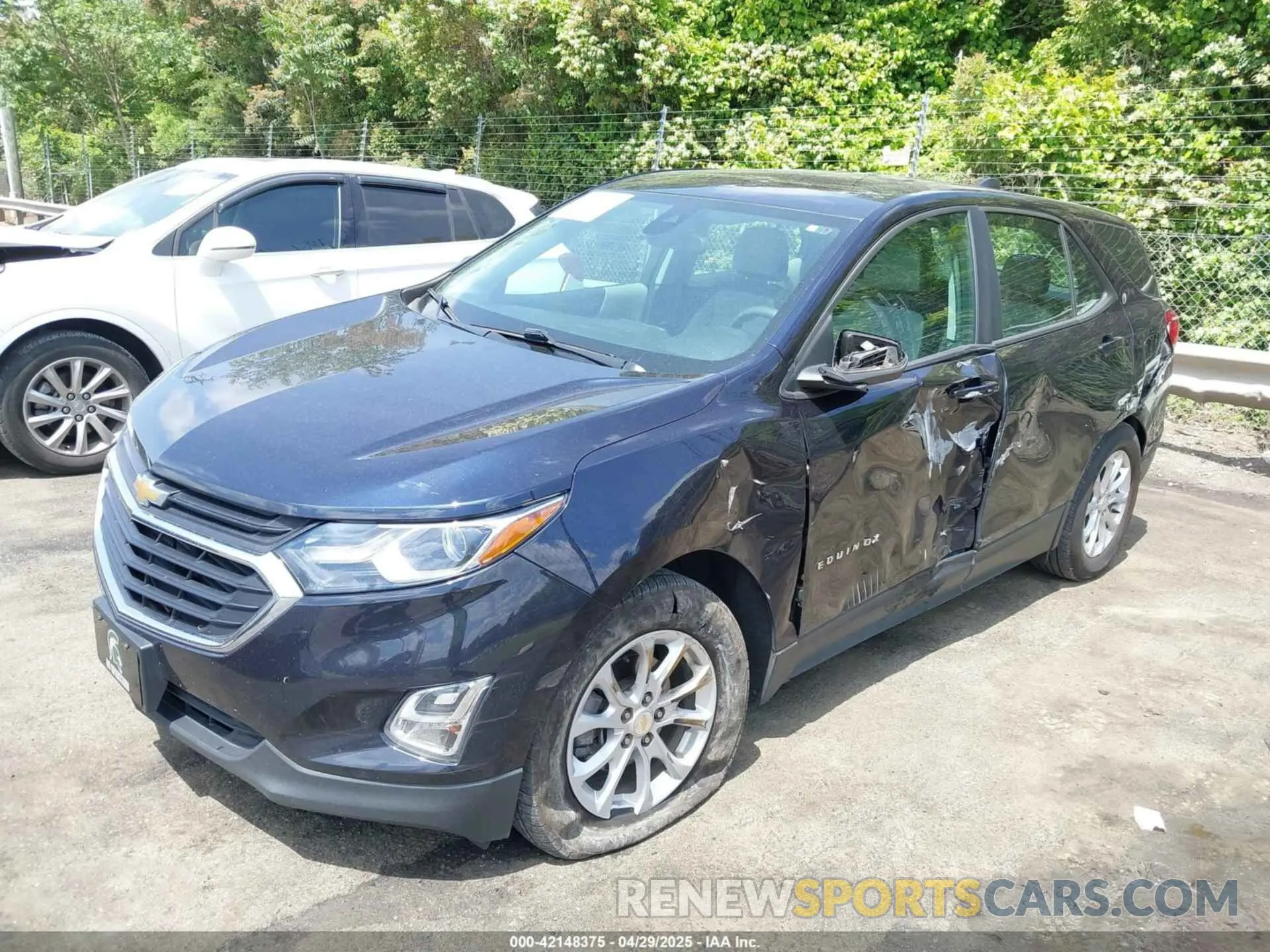 2 Photograph of a damaged car 3GNAXHEV3LS668110 CHEVROLET EQUINOX 2020