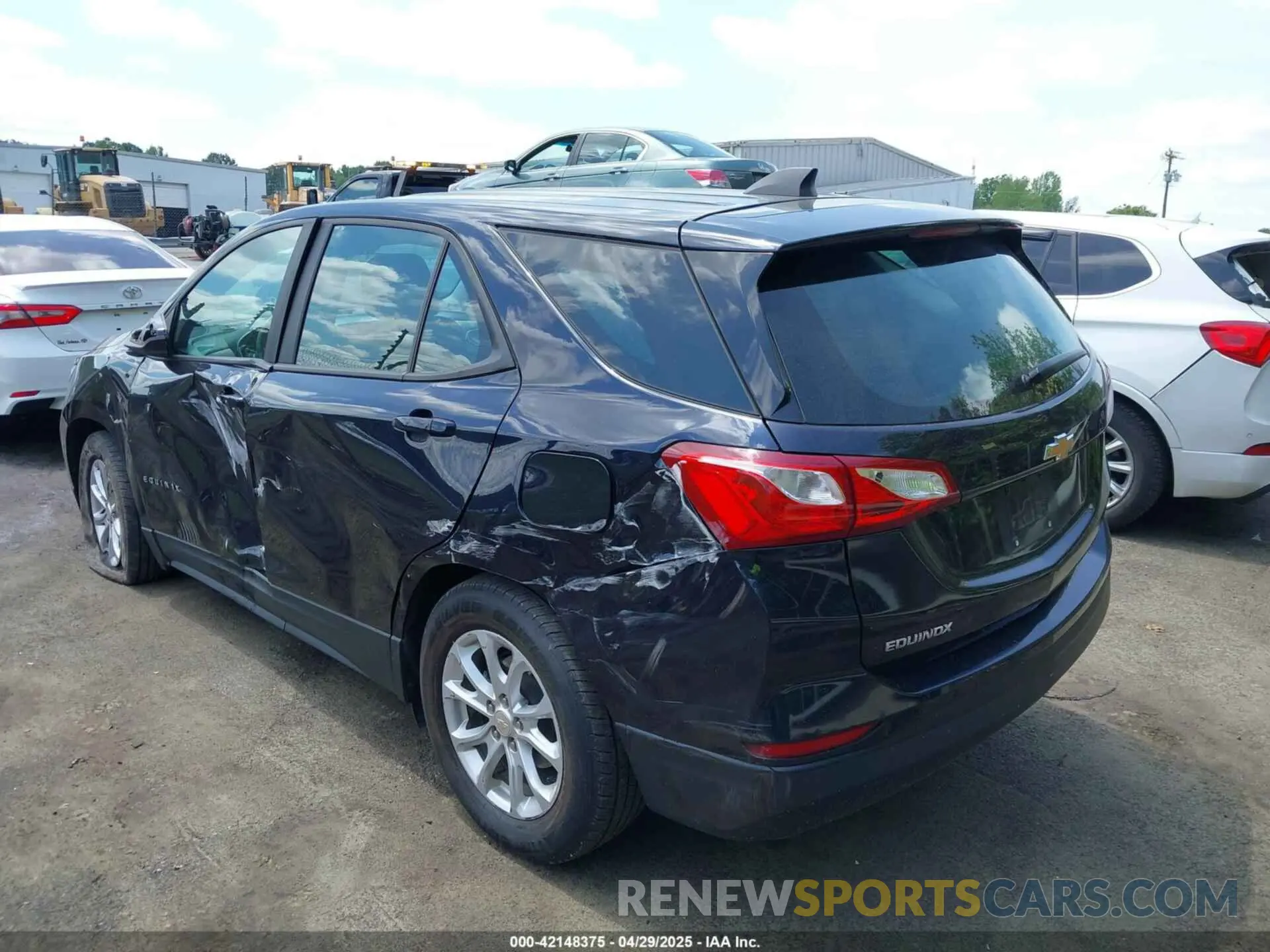 3 Photograph of a damaged car 3GNAXHEV3LS668110 CHEVROLET EQUINOX 2020