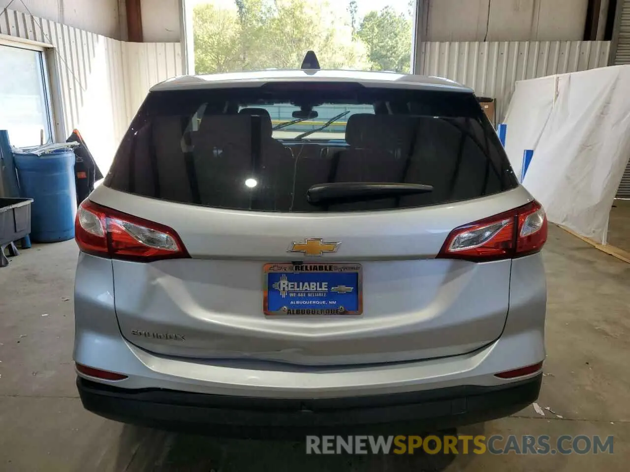 6 Photograph of a damaged car 3GNAXHEV3LS708475 CHEVROLET EQUINOX 2020