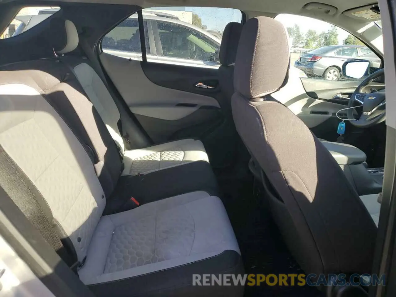 11 Фотография поврежденного автомобиля 3GNAXHEV3LS714633 CHEVROLET EQUINOX 2020