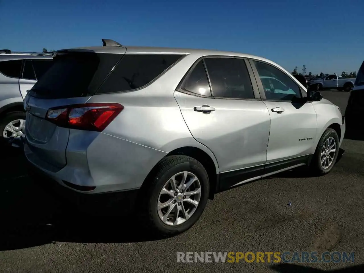 3 Фотография поврежденного автомобиля 3GNAXHEV3LS714633 CHEVROLET EQUINOX 2020