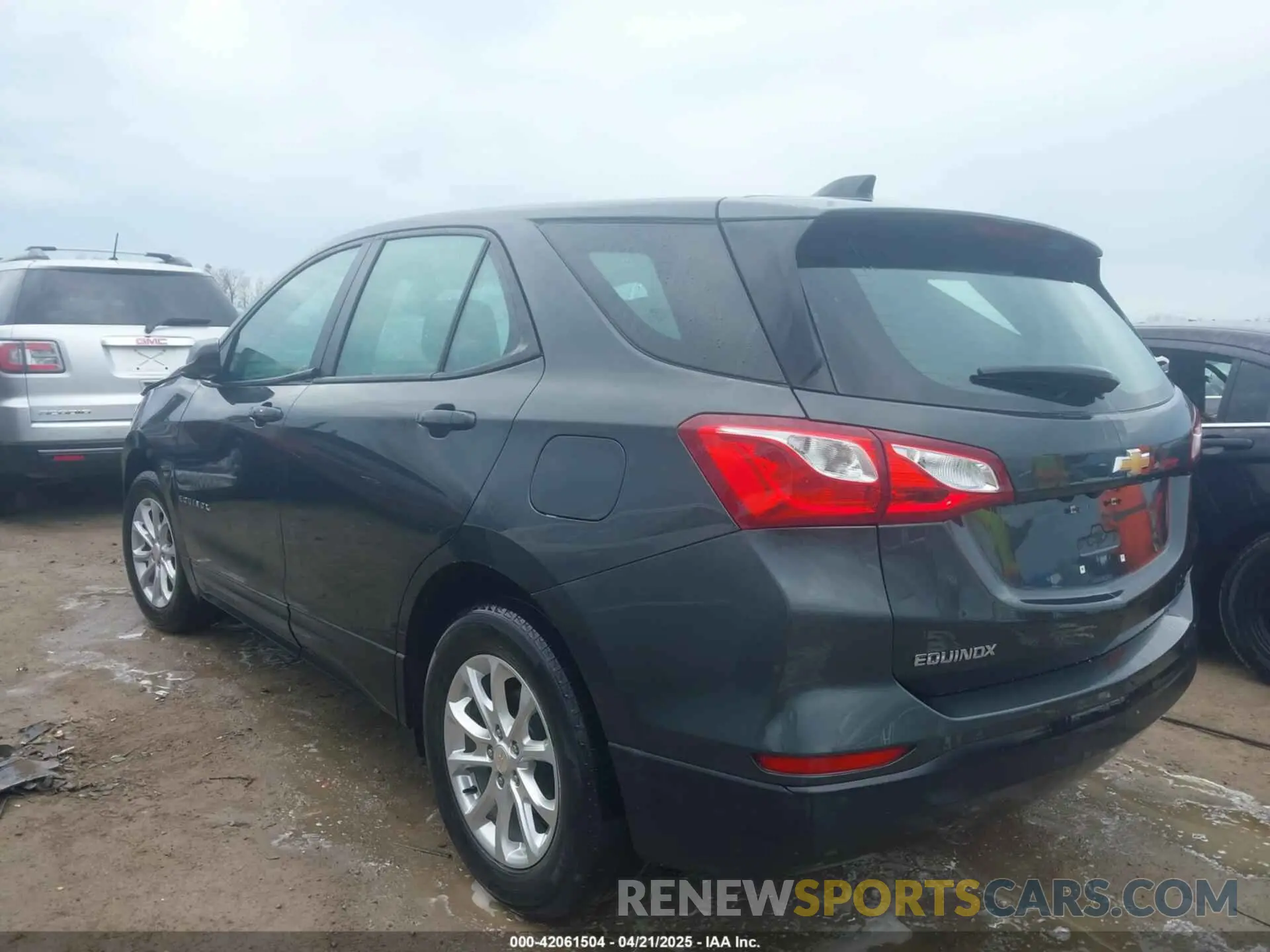 3 Photograph of a damaged car 3GNAXHEV4LS545593 CHEVROLET EQUINOX 2020