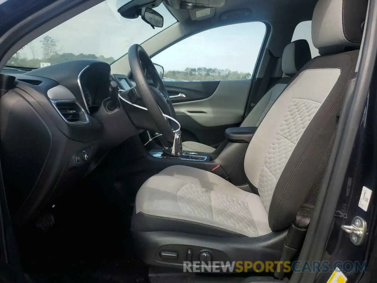 7 Фотография поврежденного автомобиля 3GNAXHEV4LS589576 CHEVROLET EQUINOX 2020