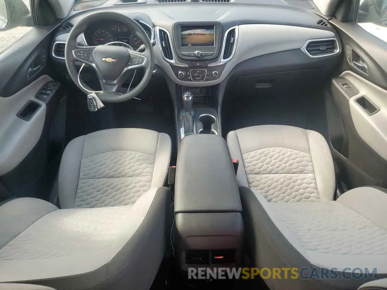 8 Фотография поврежденного автомобиля 3GNAXHEV4LS589576 CHEVROLET EQUINOX 2020